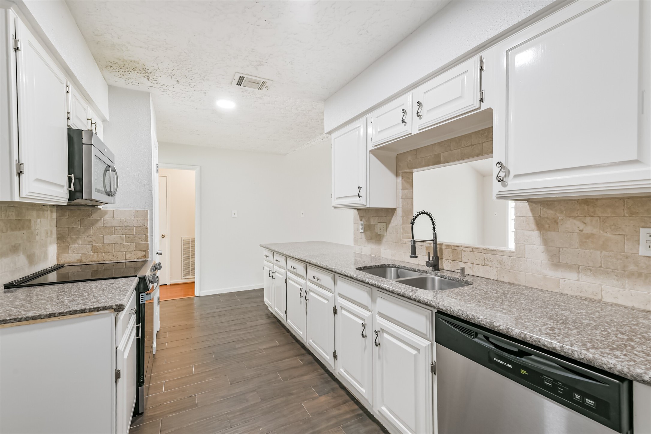 16810 Brora Court Property Photo 8