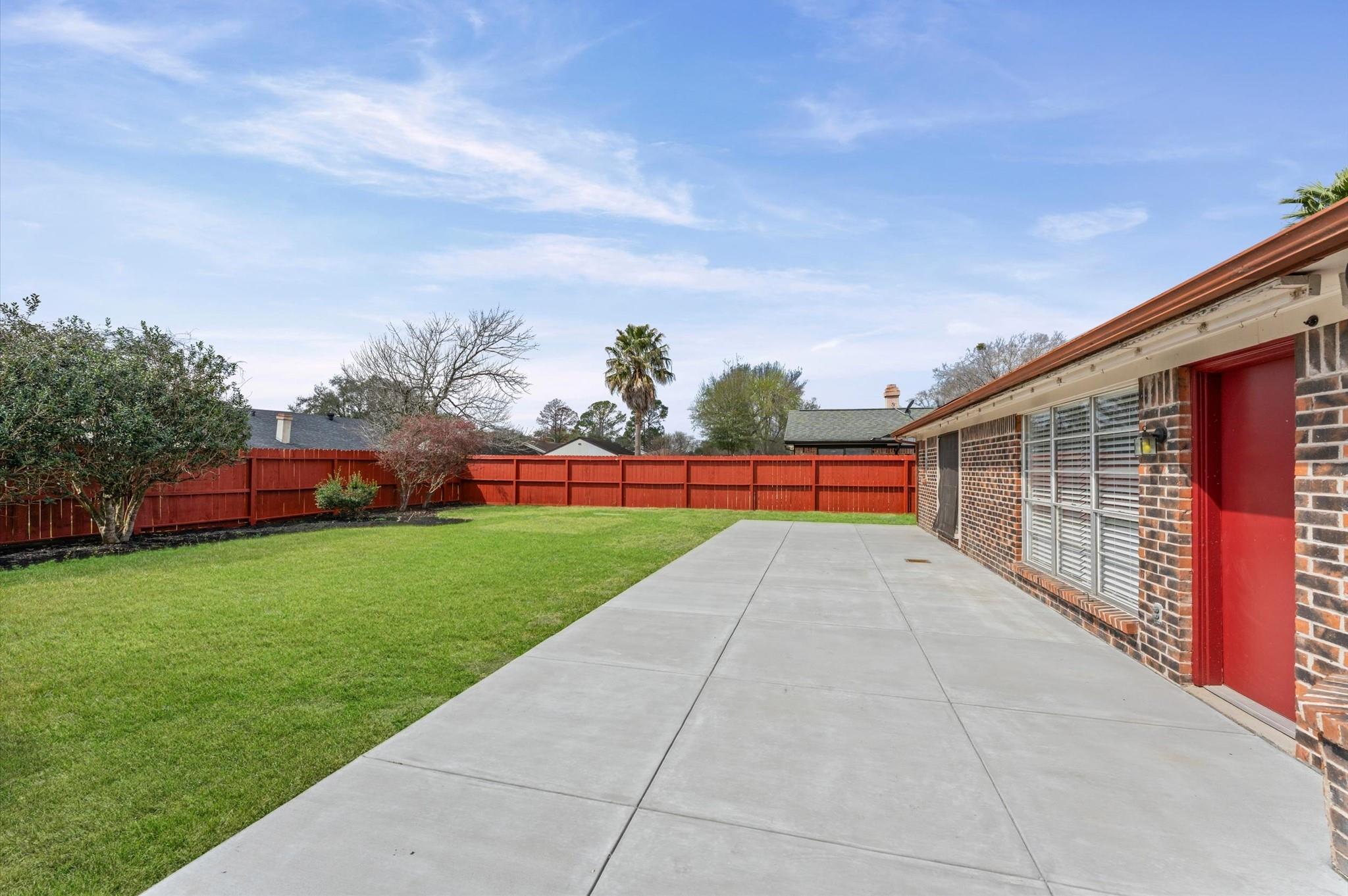 12123 Plumpoint Drive Property Photo 4
