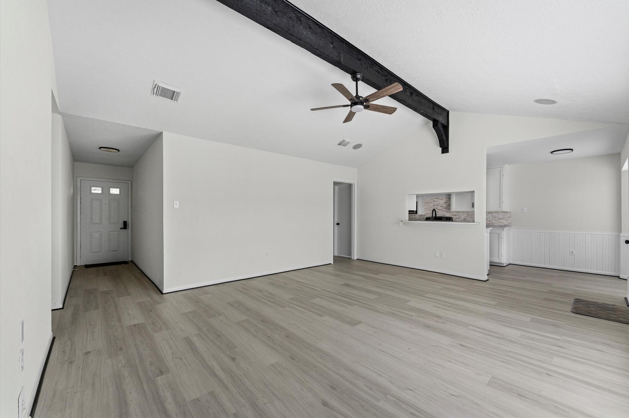 12123 Plumpoint Drive Property Photo 7