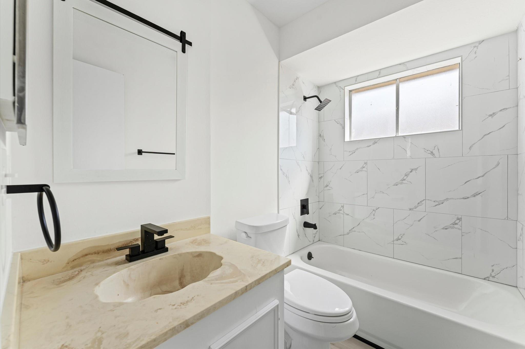 12123 Plumpoint Drive Property Photo 15