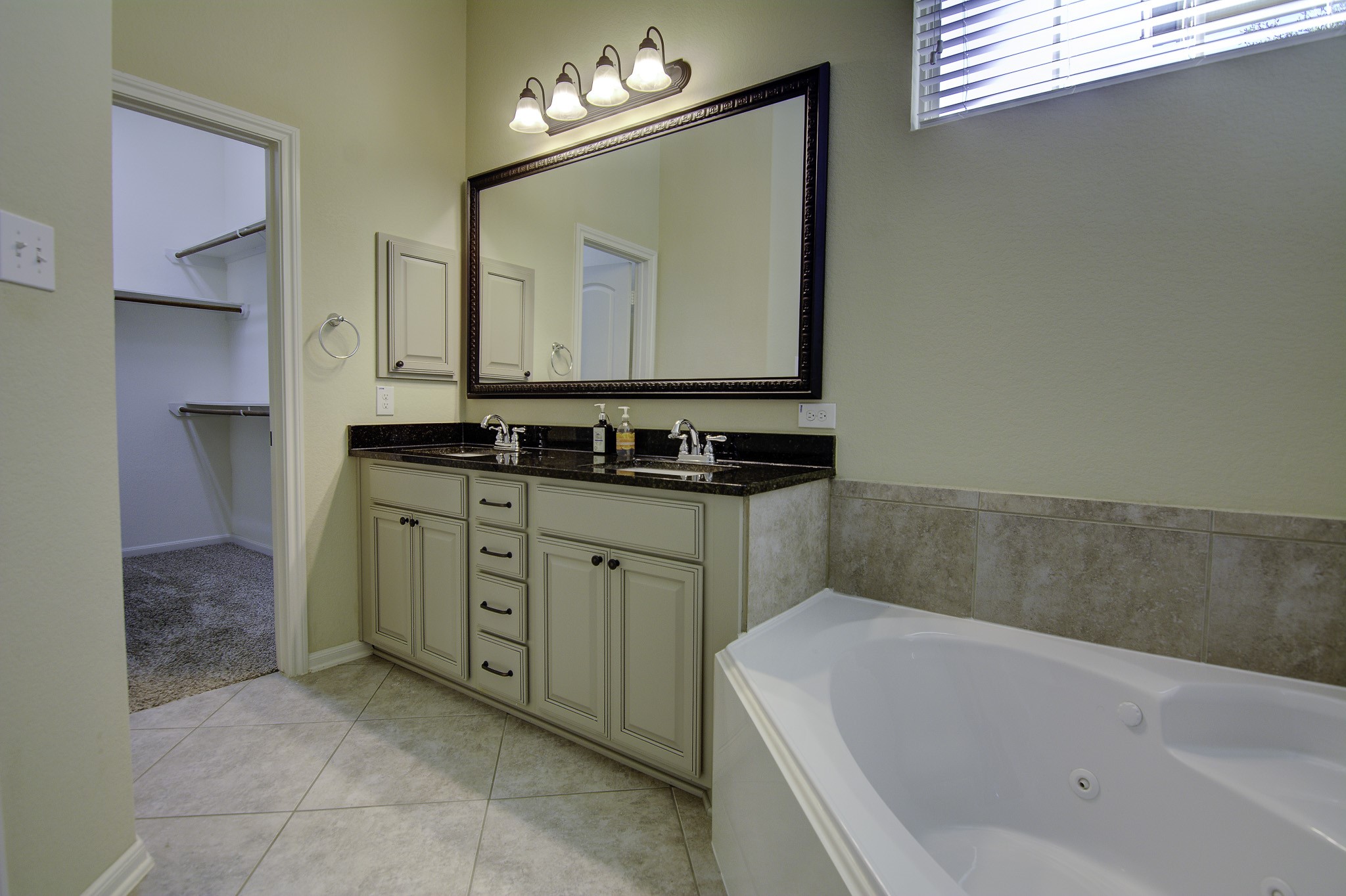 222 Cheswood Forest Property Photo 30