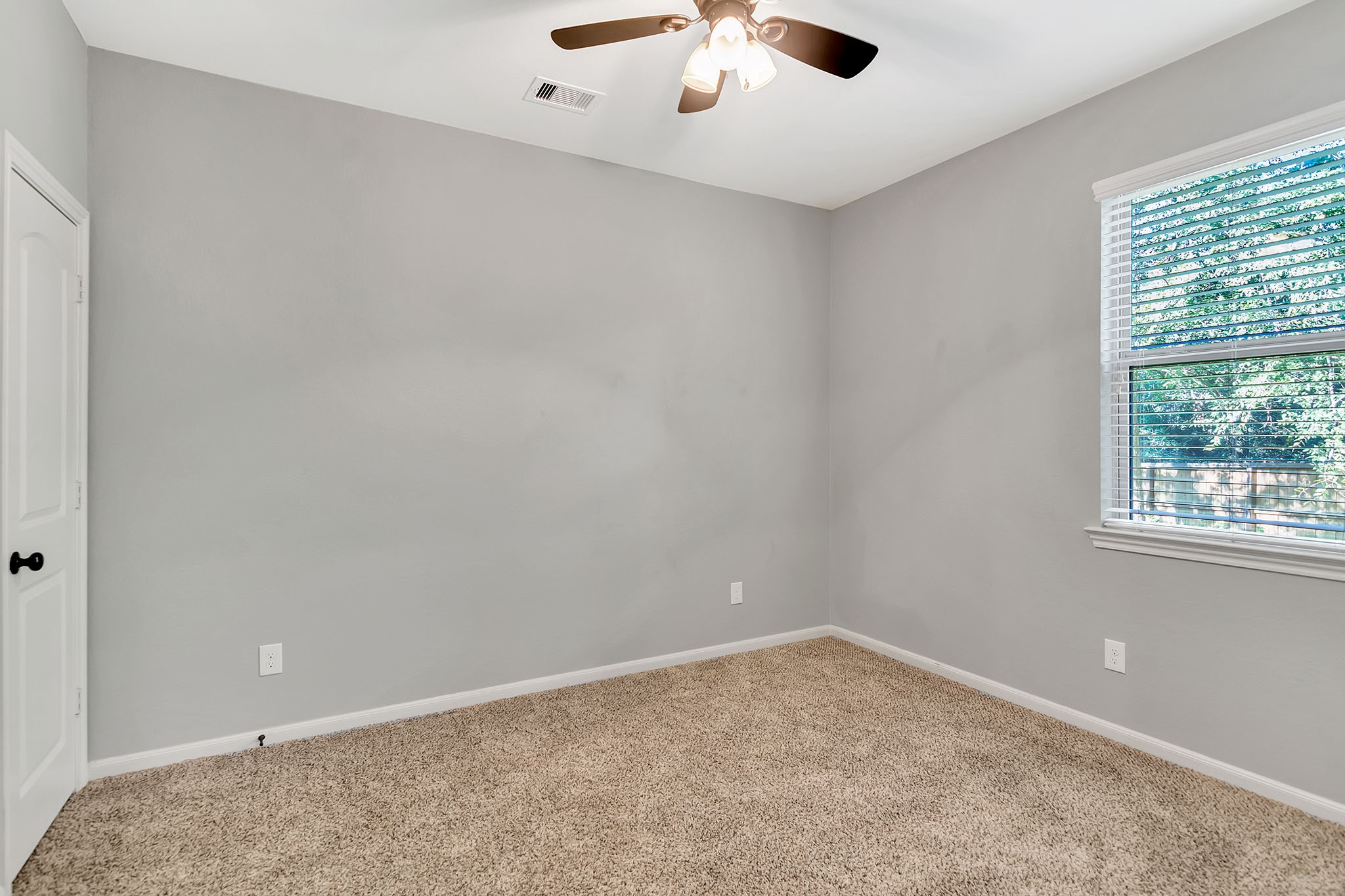 222 Cheswood Forest Property Photo 35