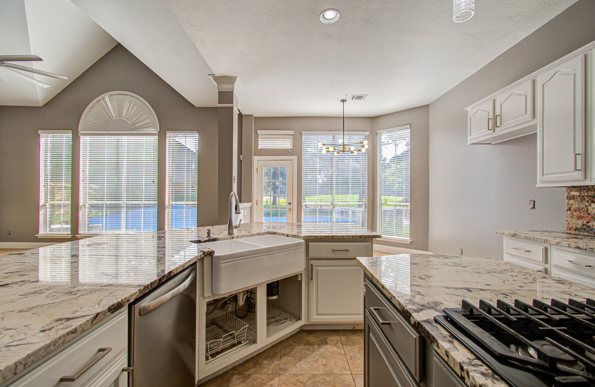 18410 Teal Creek Drive Property Photo 23