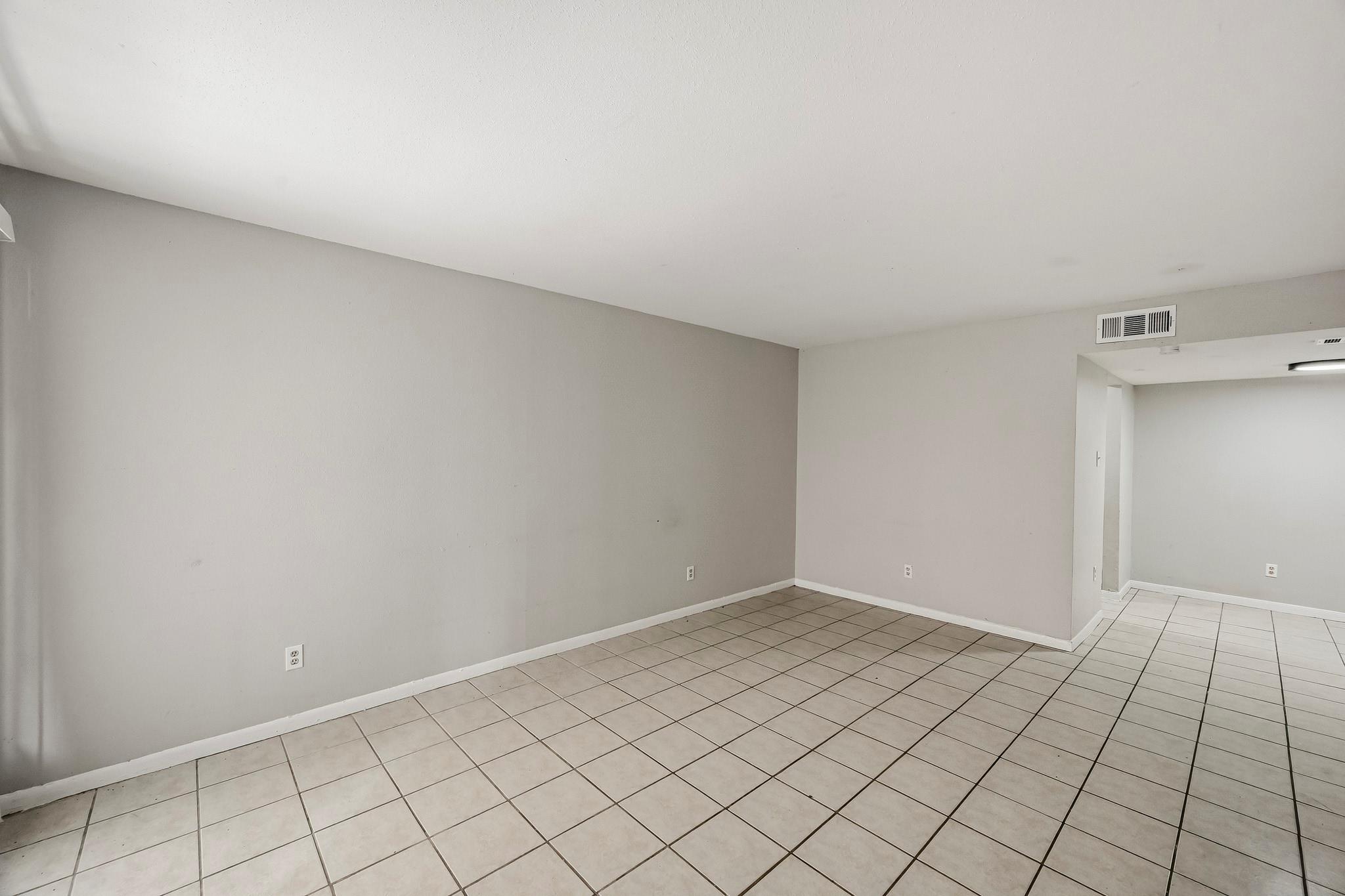 9616 Long Point Road # 33, Houston Tx 77055 Property Photo 6