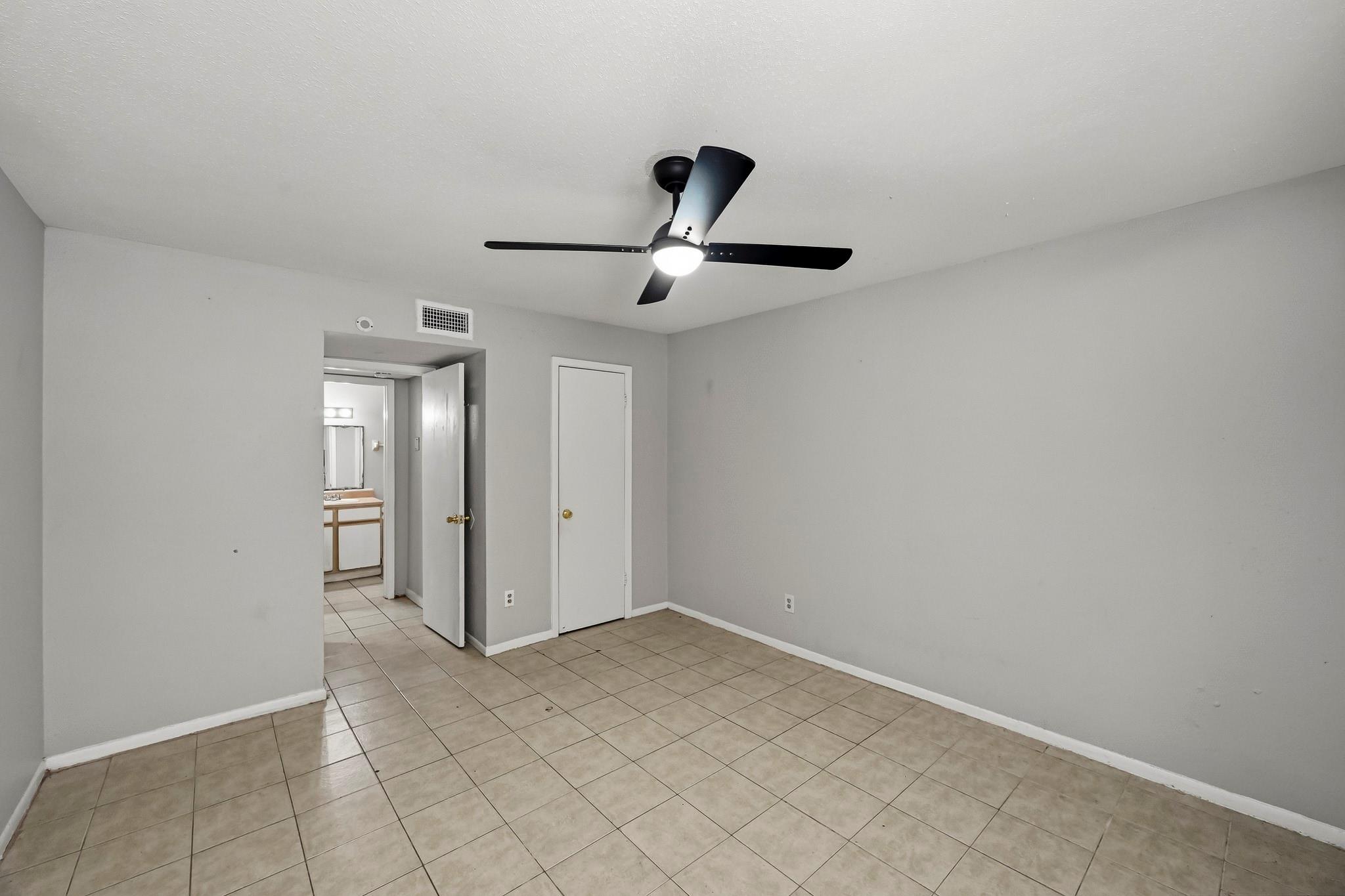 9616 Long Point Road # 33, Houston Tx 77055 Property Photo 13