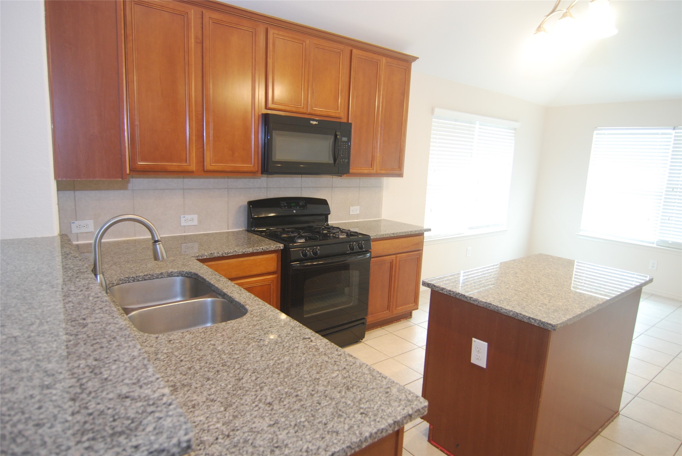 2834 Lockeridge Pines Drive Property Photo 3