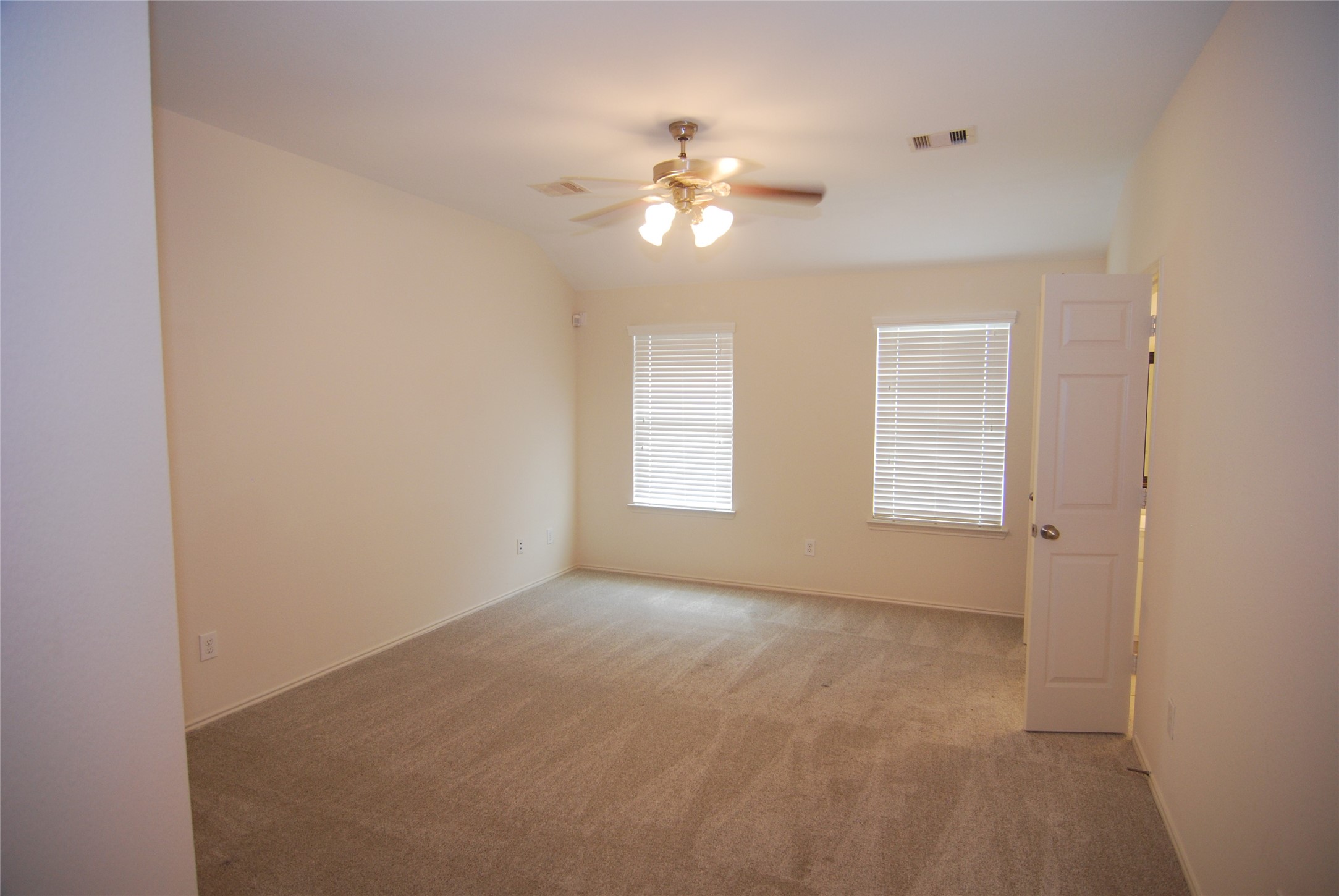2834 Lockeridge Pines Drive Property Photo 10