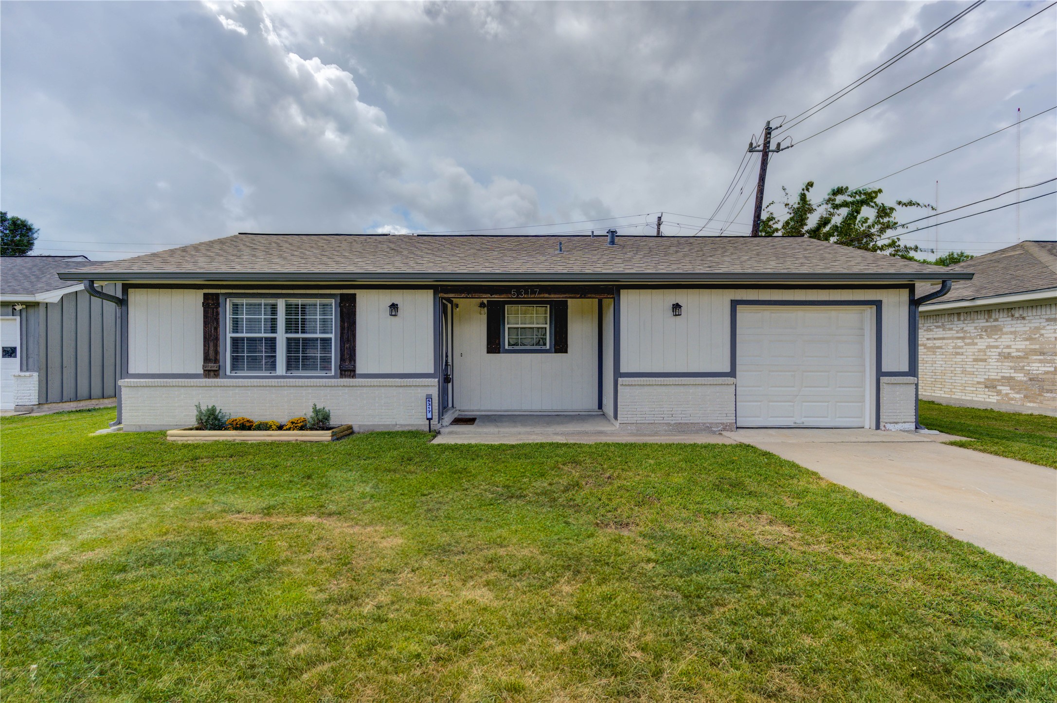 5317 Crestmont Street Property Photo 1