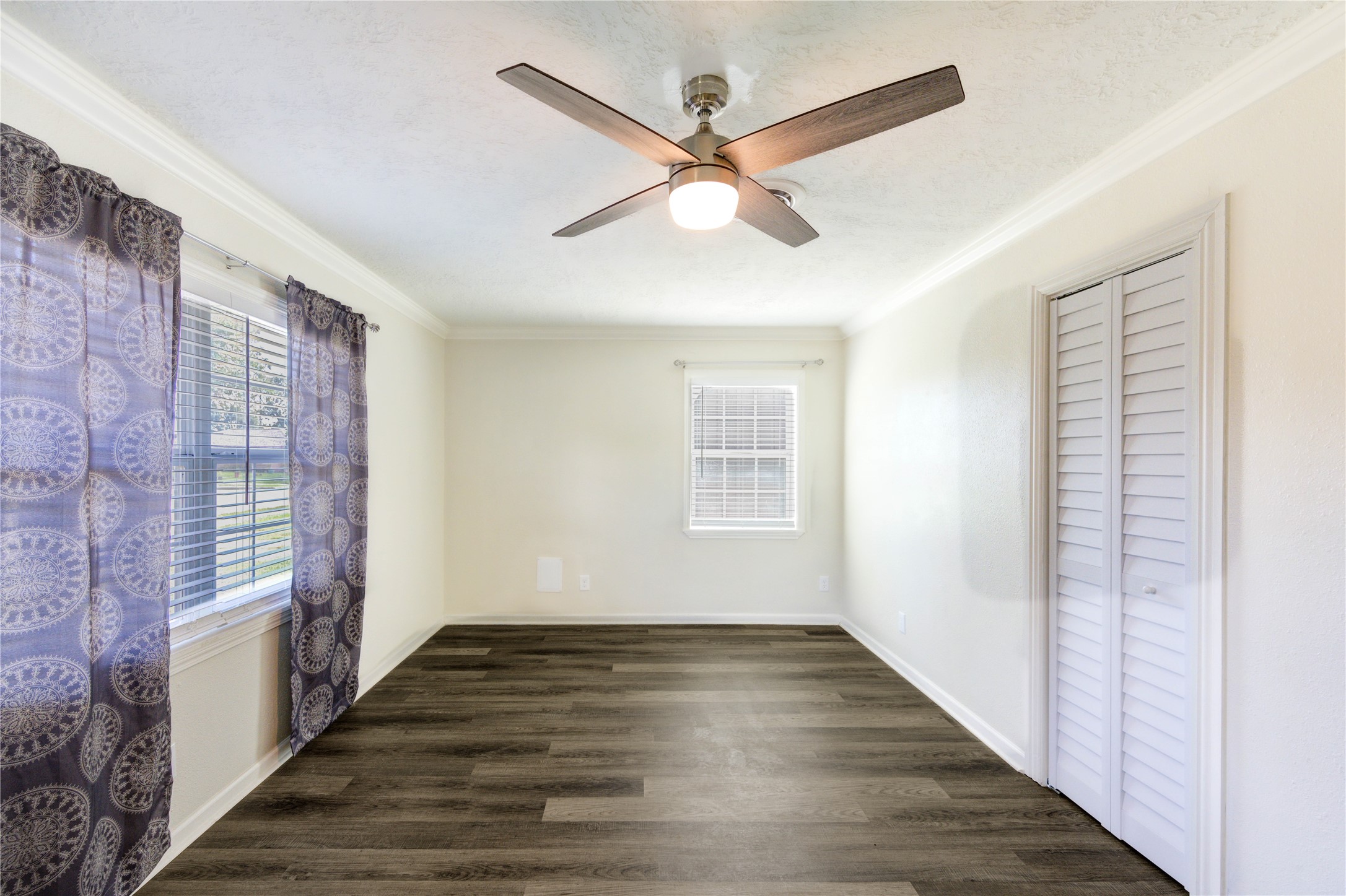 5317 Crestmont Street Property Photo 3