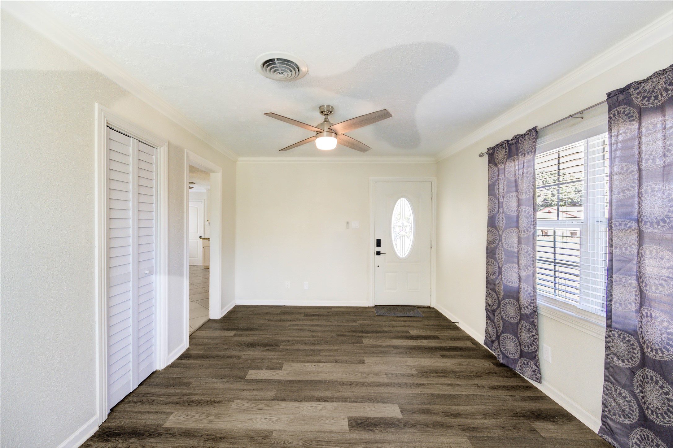 5317 Crestmont Street Property Photo 6