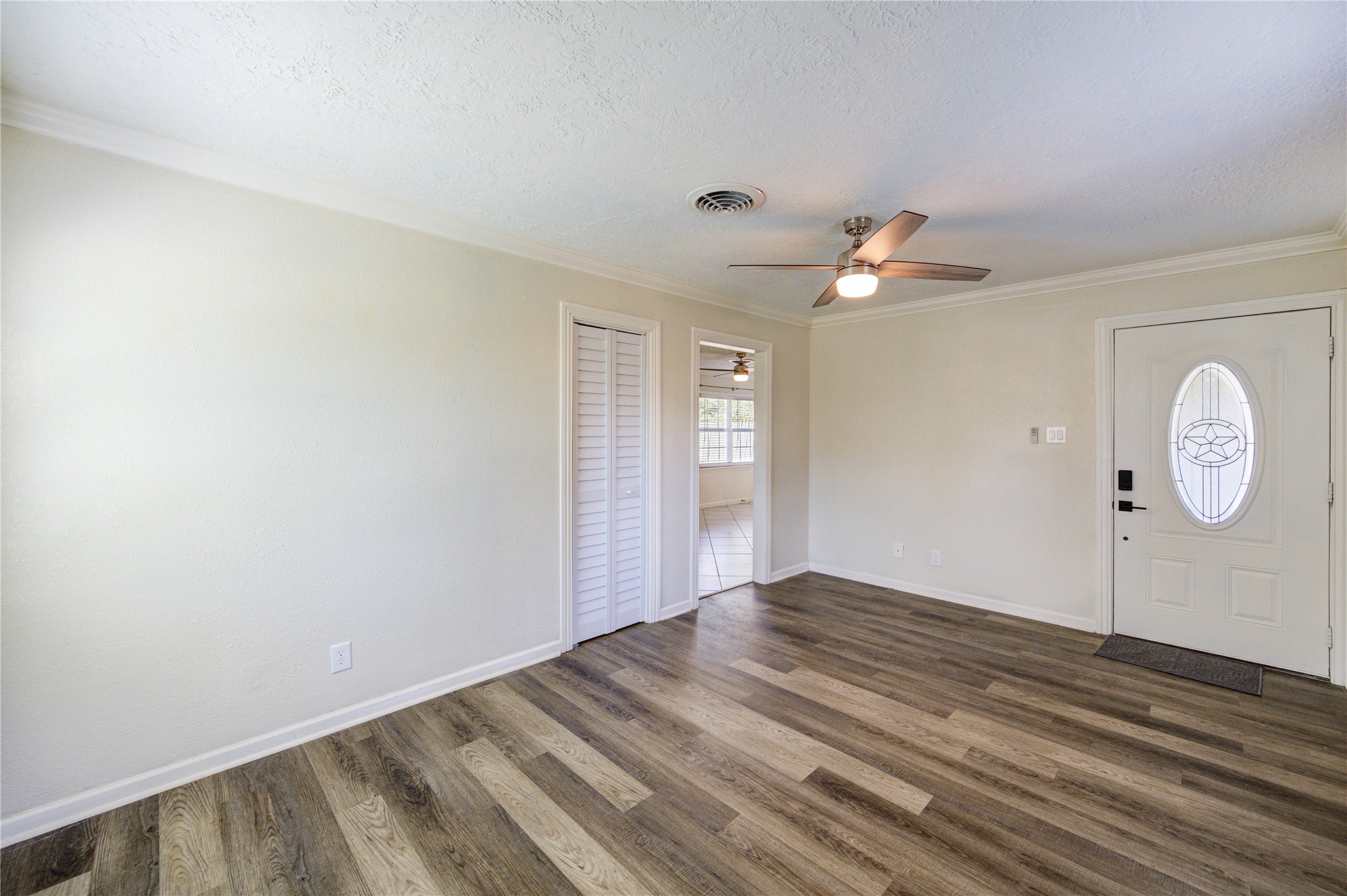 5317 Crestmont Street Property Photo 7