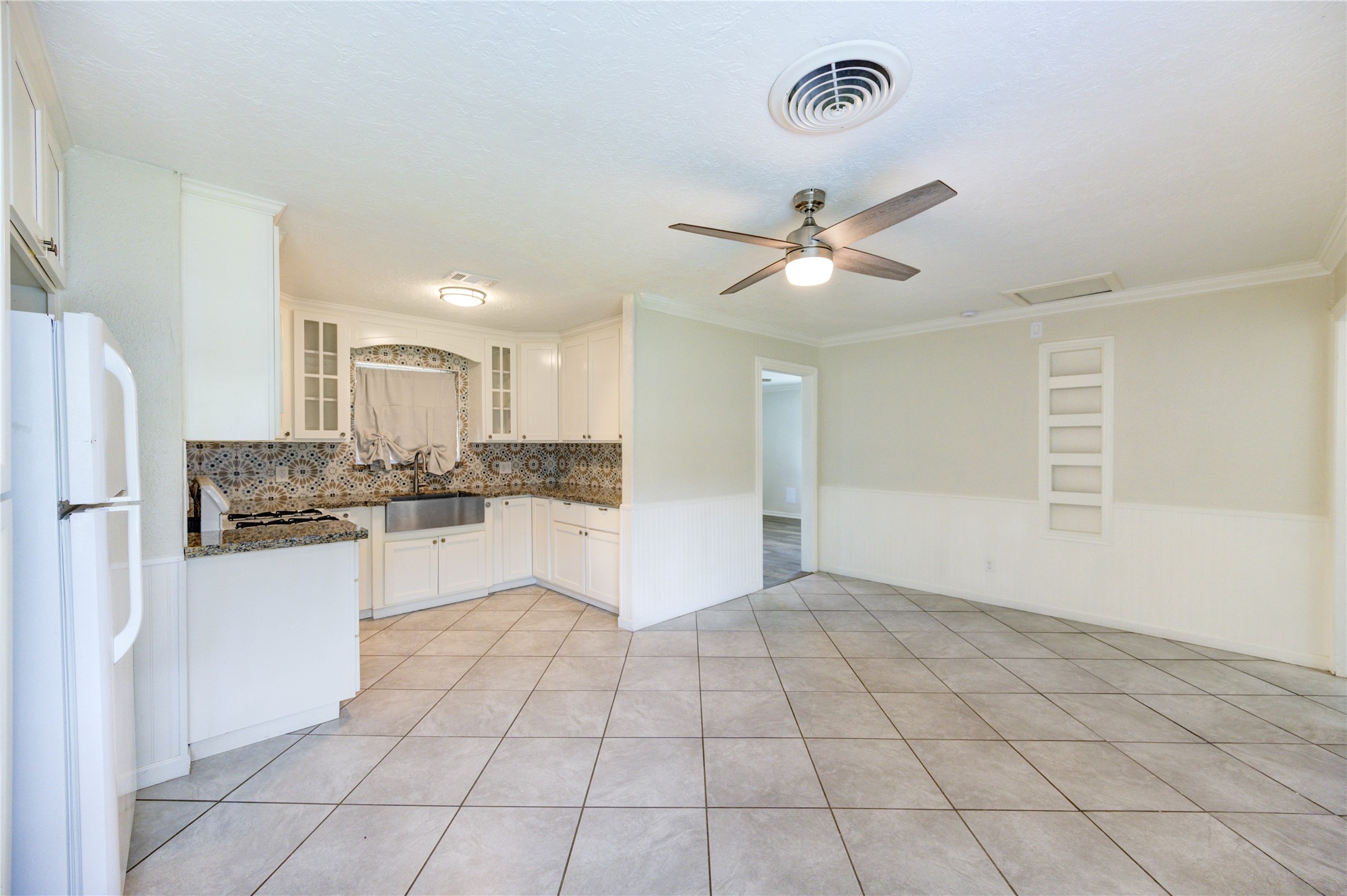 5317 Crestmont Street Property Photo 10