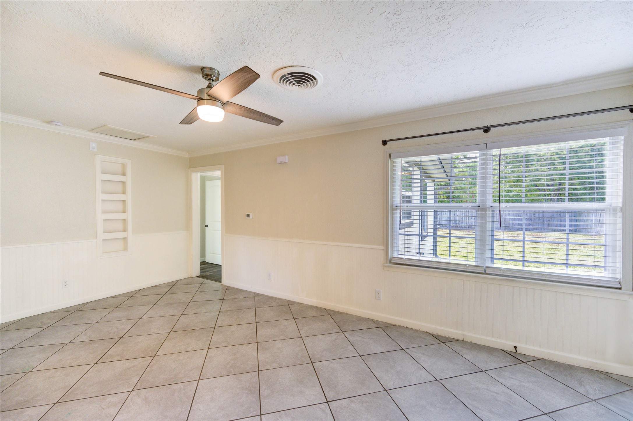 5317 Crestmont Street Property Photo 12
