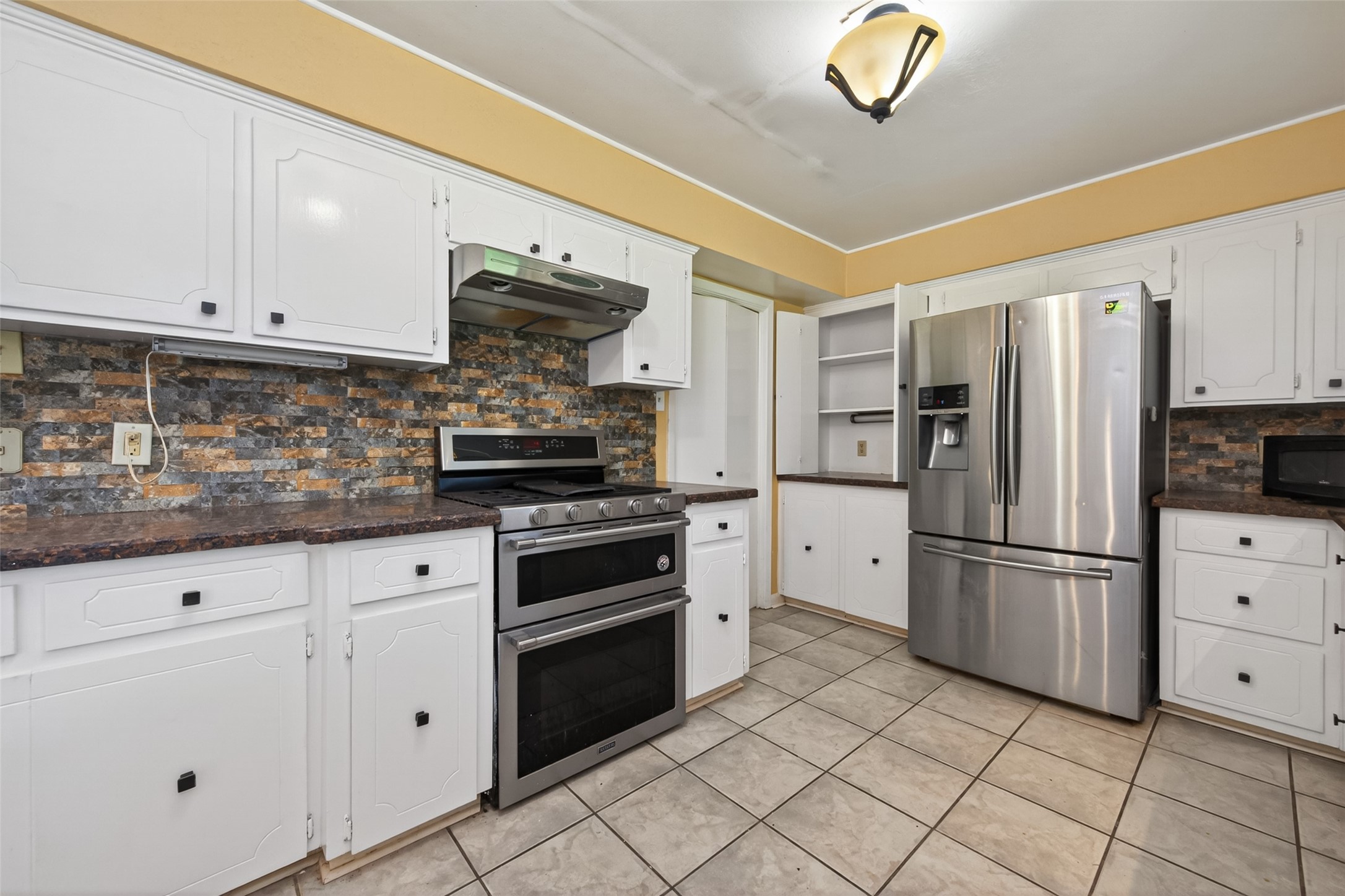 1701 Mistletoe Lane Property Photo 9