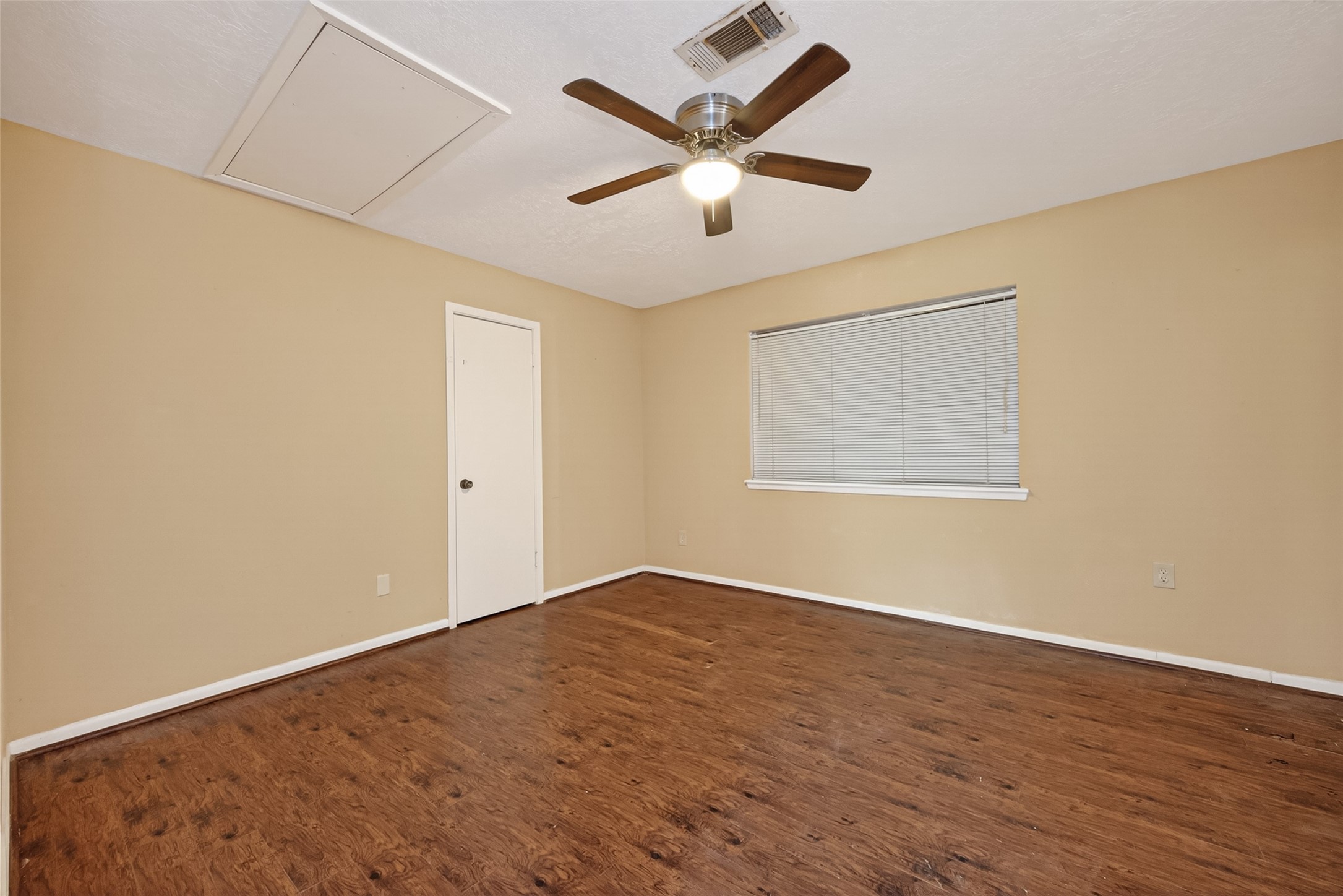 1701 Mistletoe Lane Property Photo 26