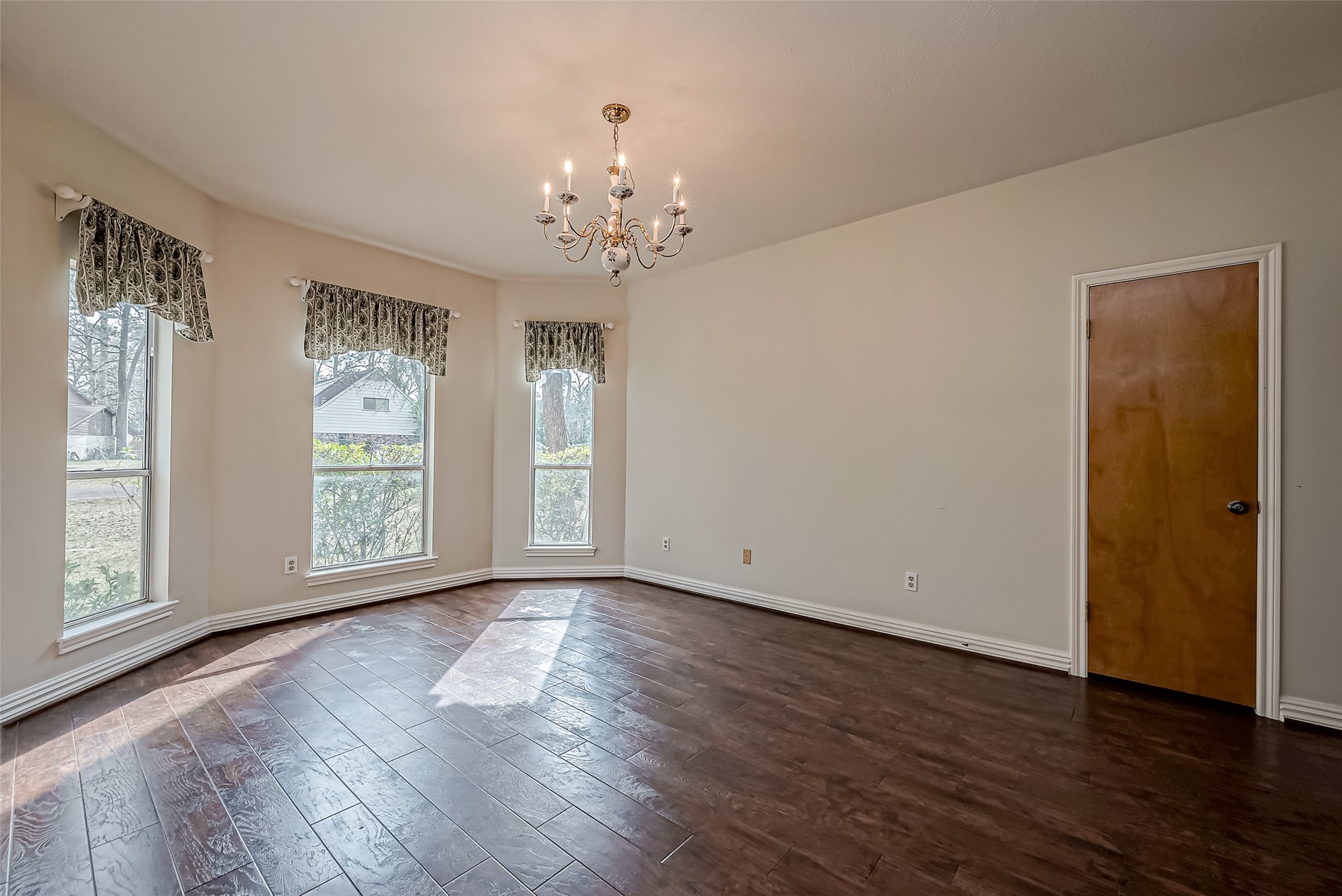 560 Beauregard Drive Property Photo 16