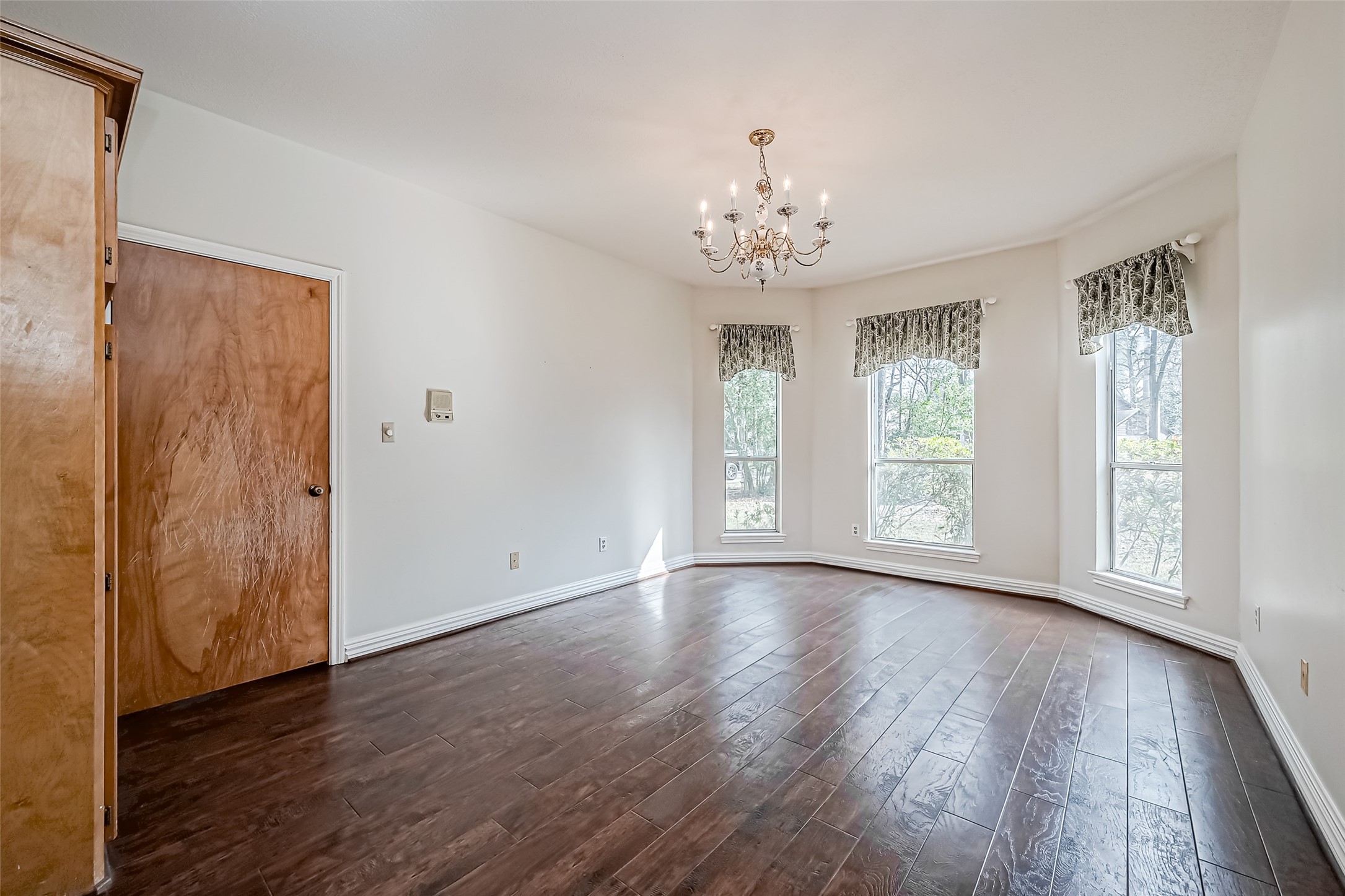 560 Beauregard Drive Property Photo 17