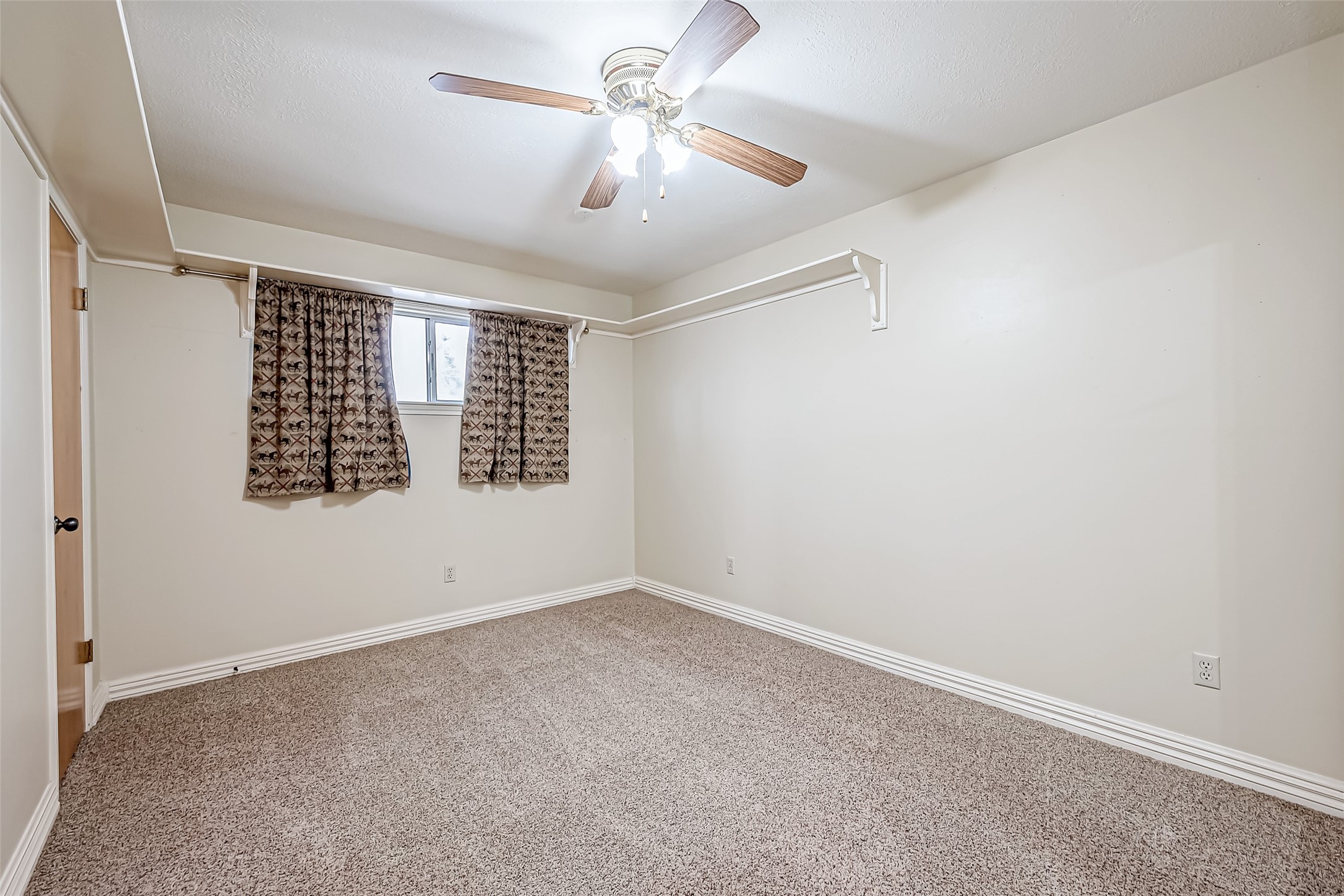 560 Beauregard Drive Property Photo 27