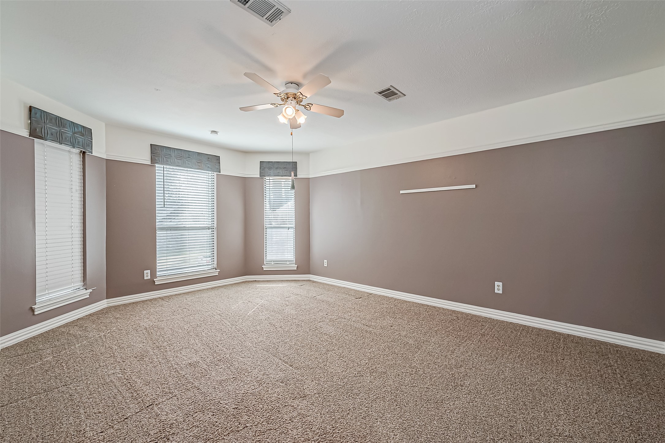 560 Beauregard Drive Property Photo 29