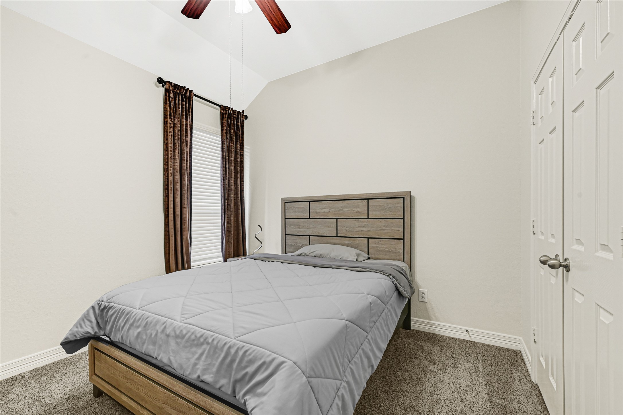 20503 Pink Granite Valley Property Photo 16