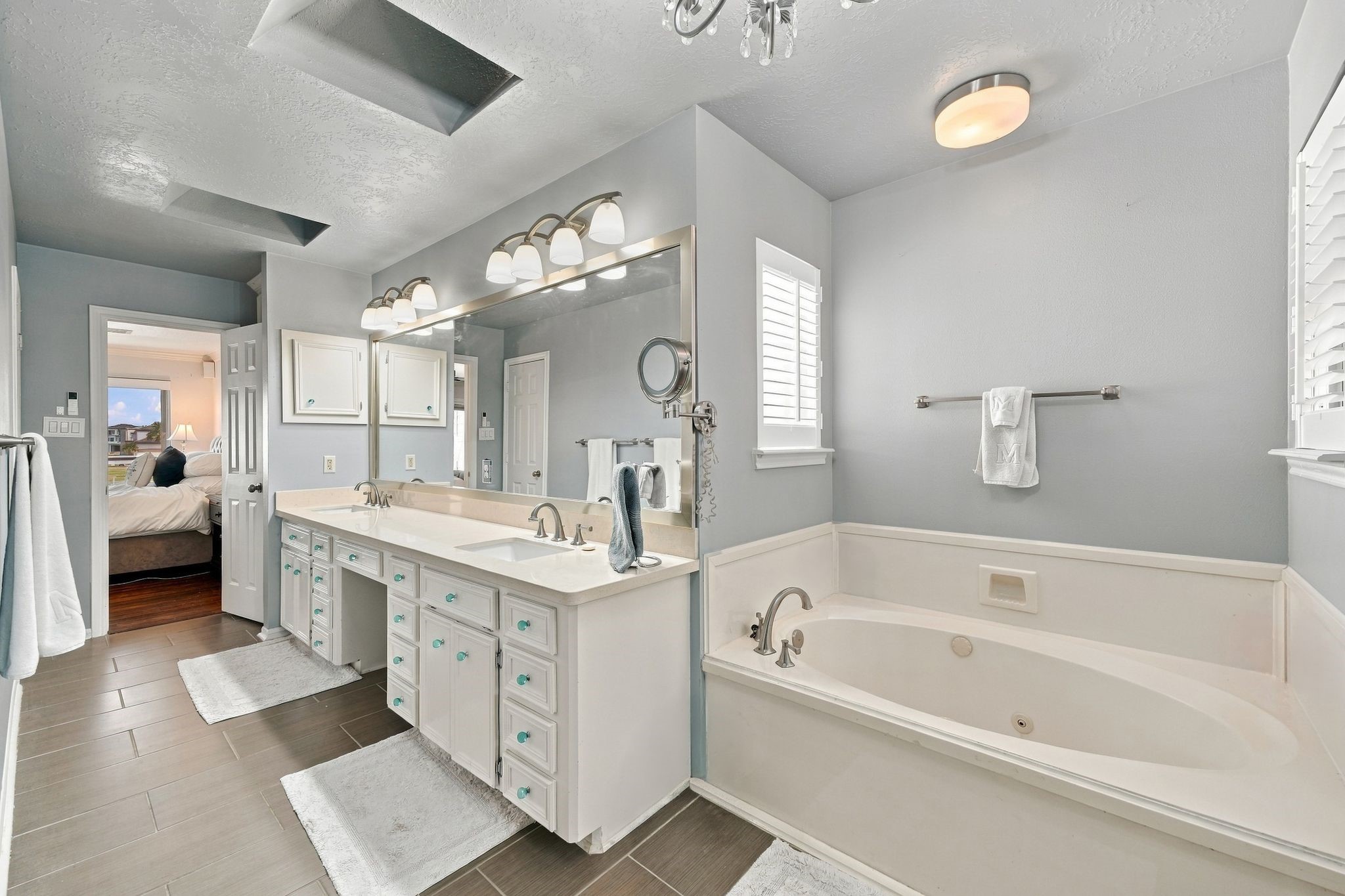 932 Plantation Street Property Photo 25