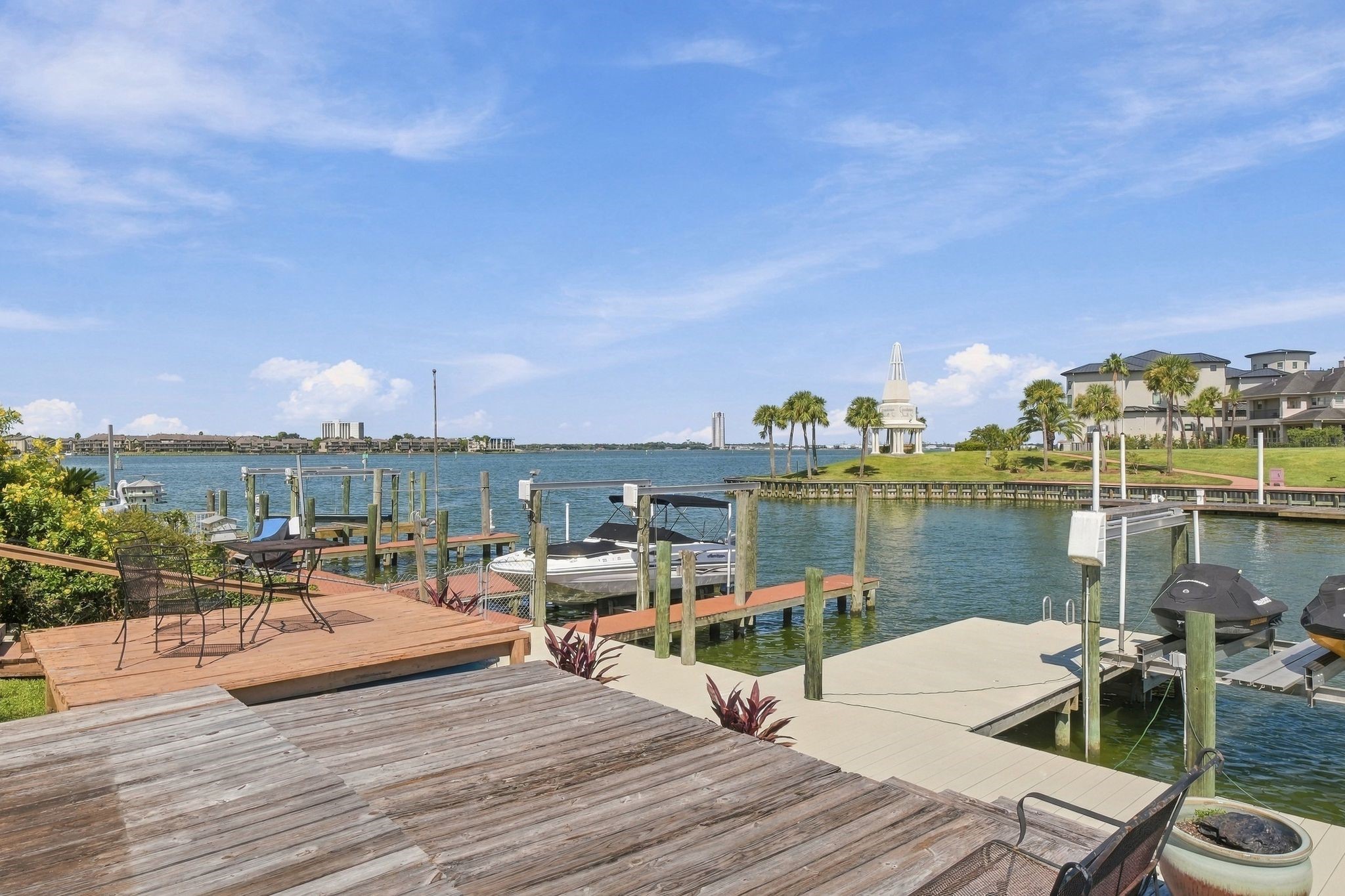 932 Plantation Street Property Photo 30