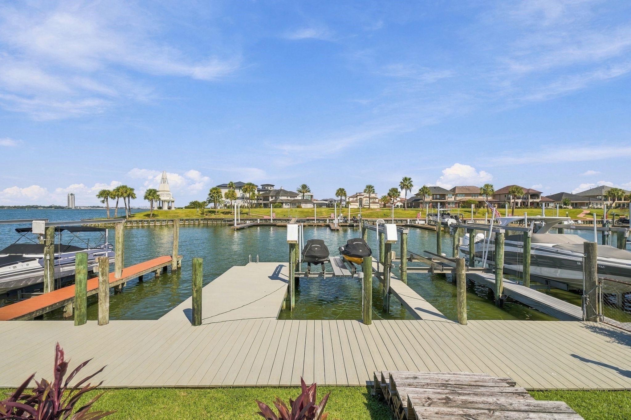 932 Plantation Street Property Photo 36