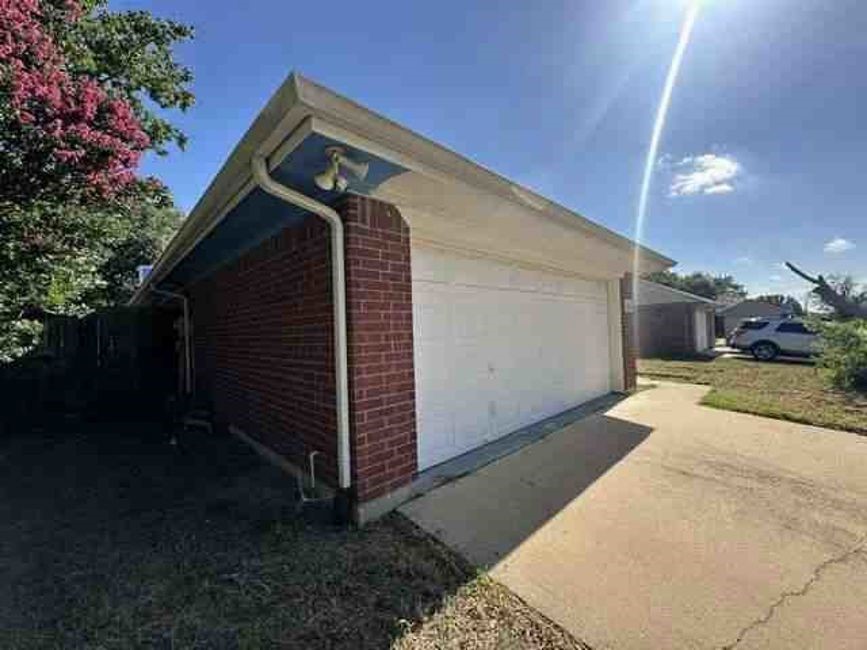 5554 Northfield Drive Property Photo 4