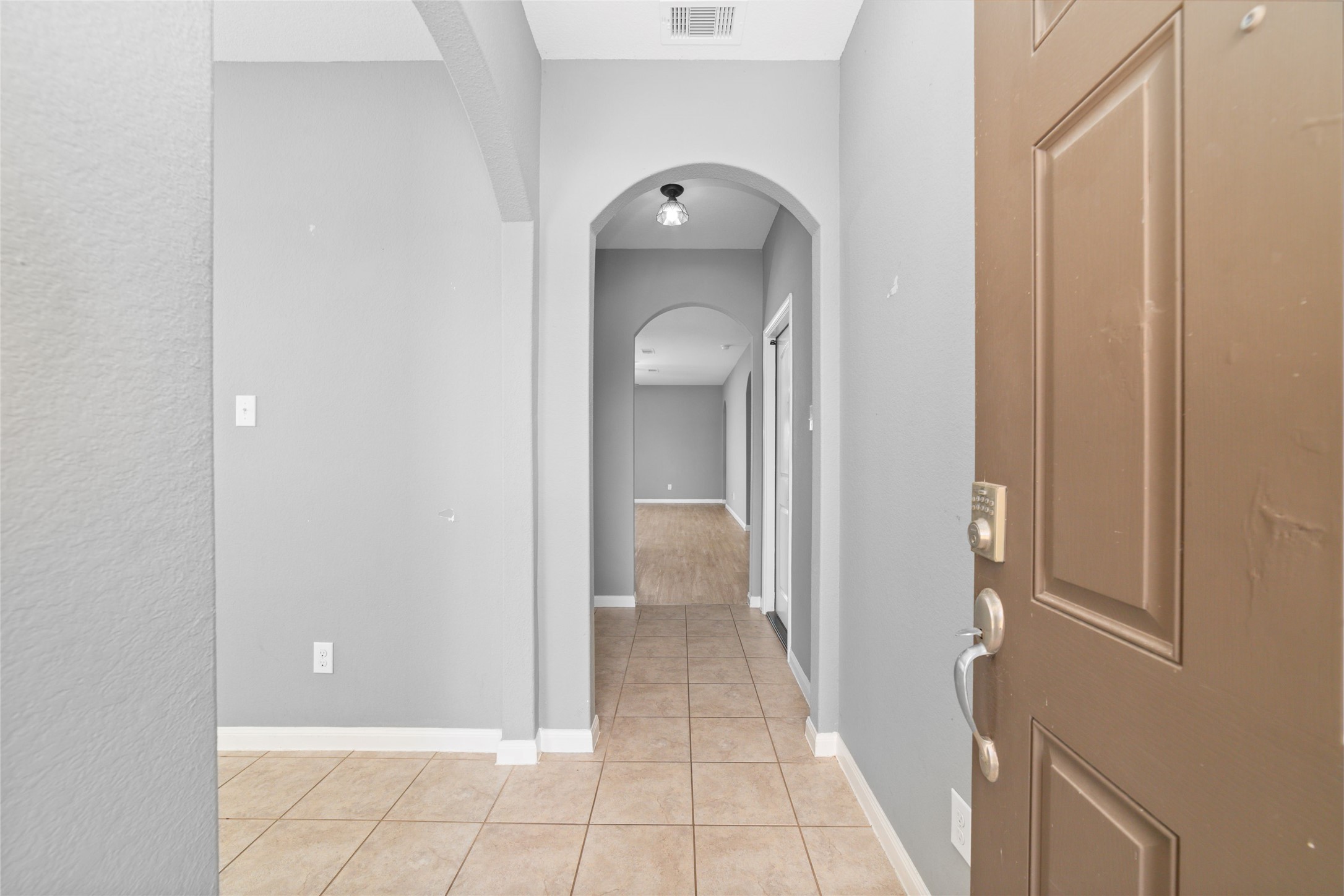 1077 Mule Ridge Drive Property Photo 3
