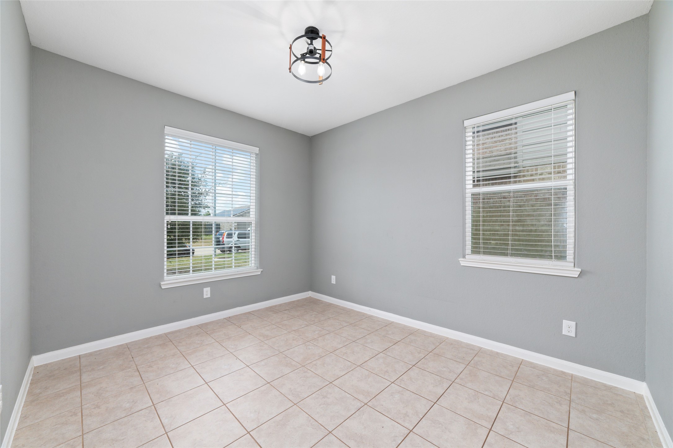 1077 Mule Ridge Drive Property Photo 4