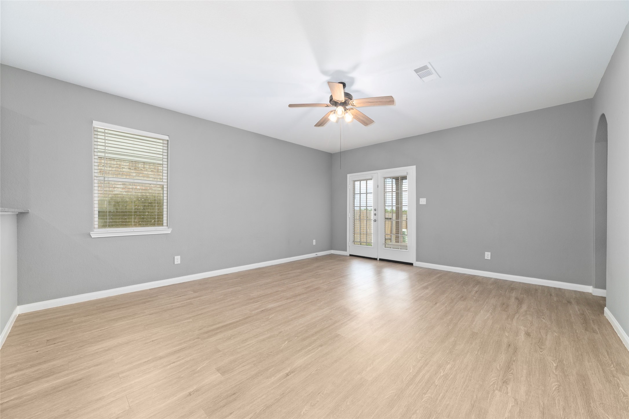1077 Mule Ridge Drive Property Photo 5