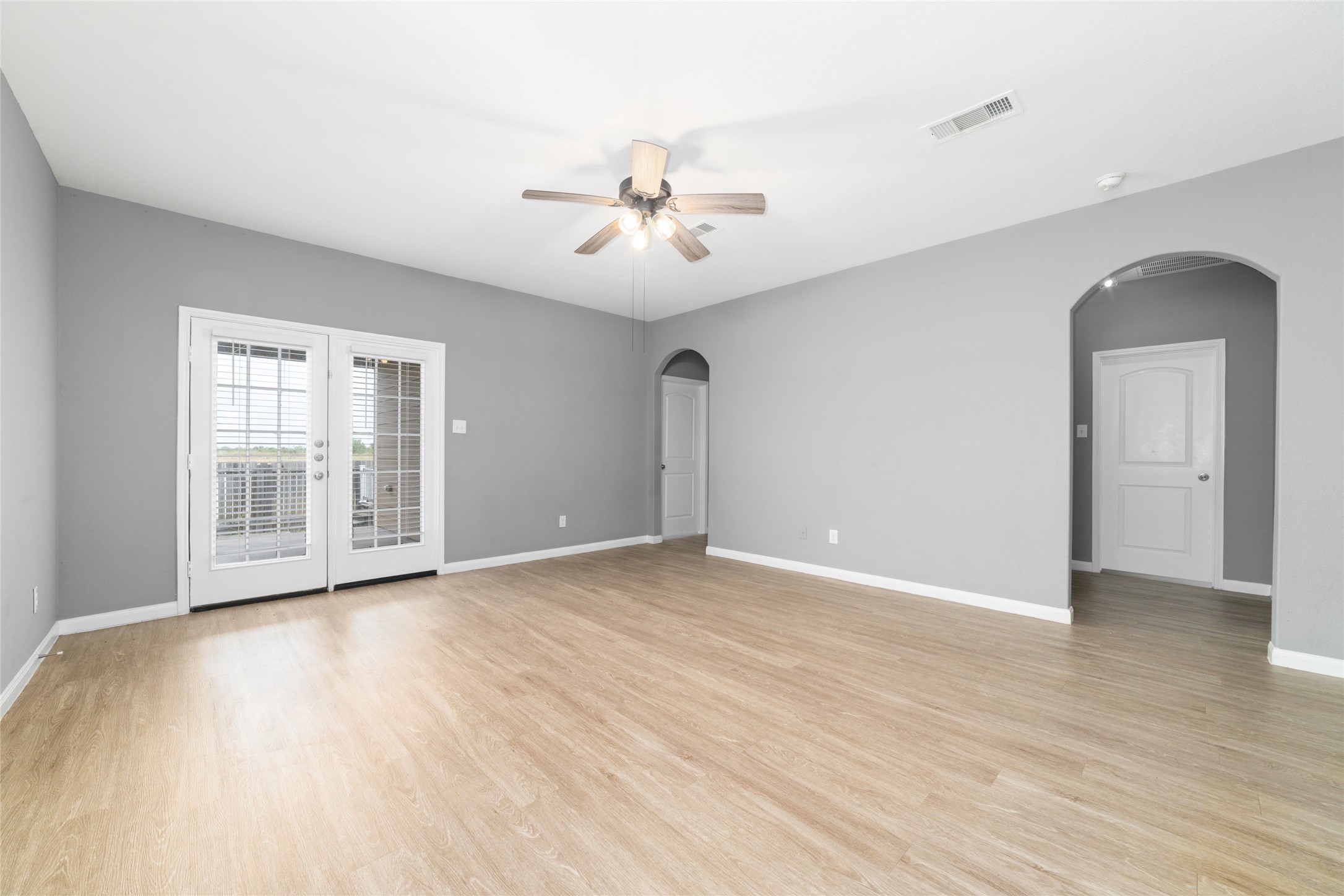 1077 Mule Ridge Drive Property Photo 6