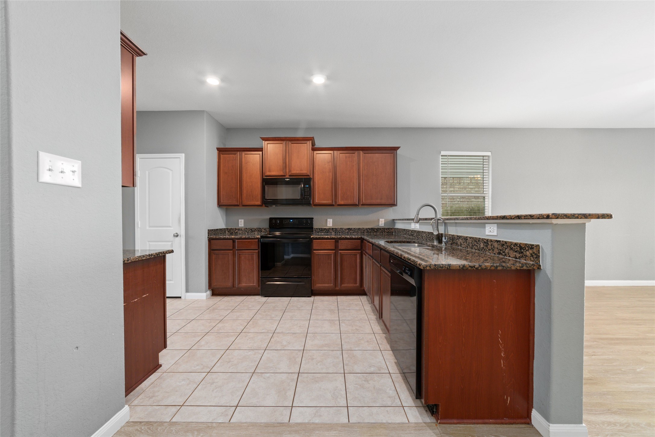 1077 Mule Ridge Drive Property Photo 8
