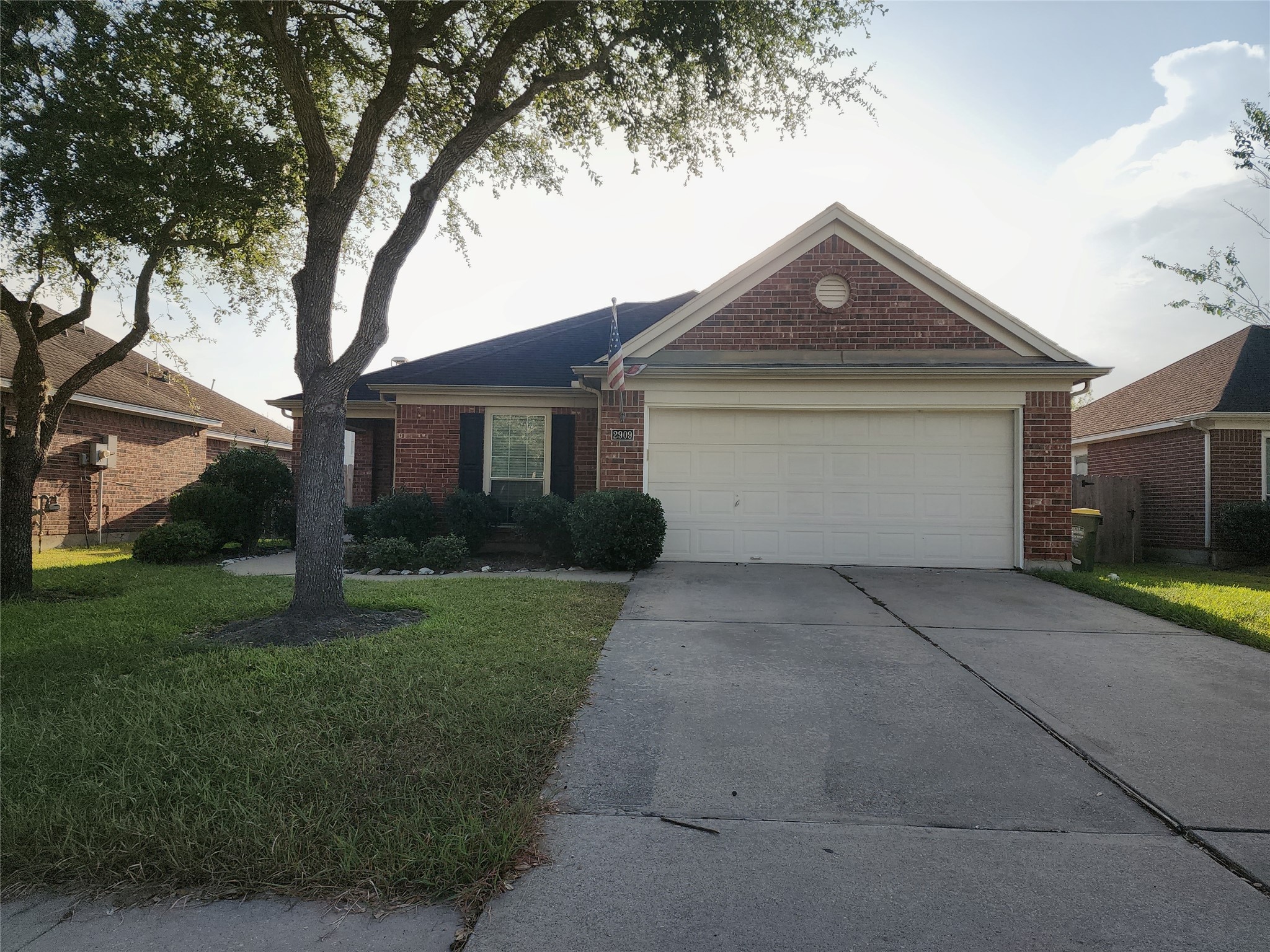 2909 Autumnbrook Lane Property Photo 1