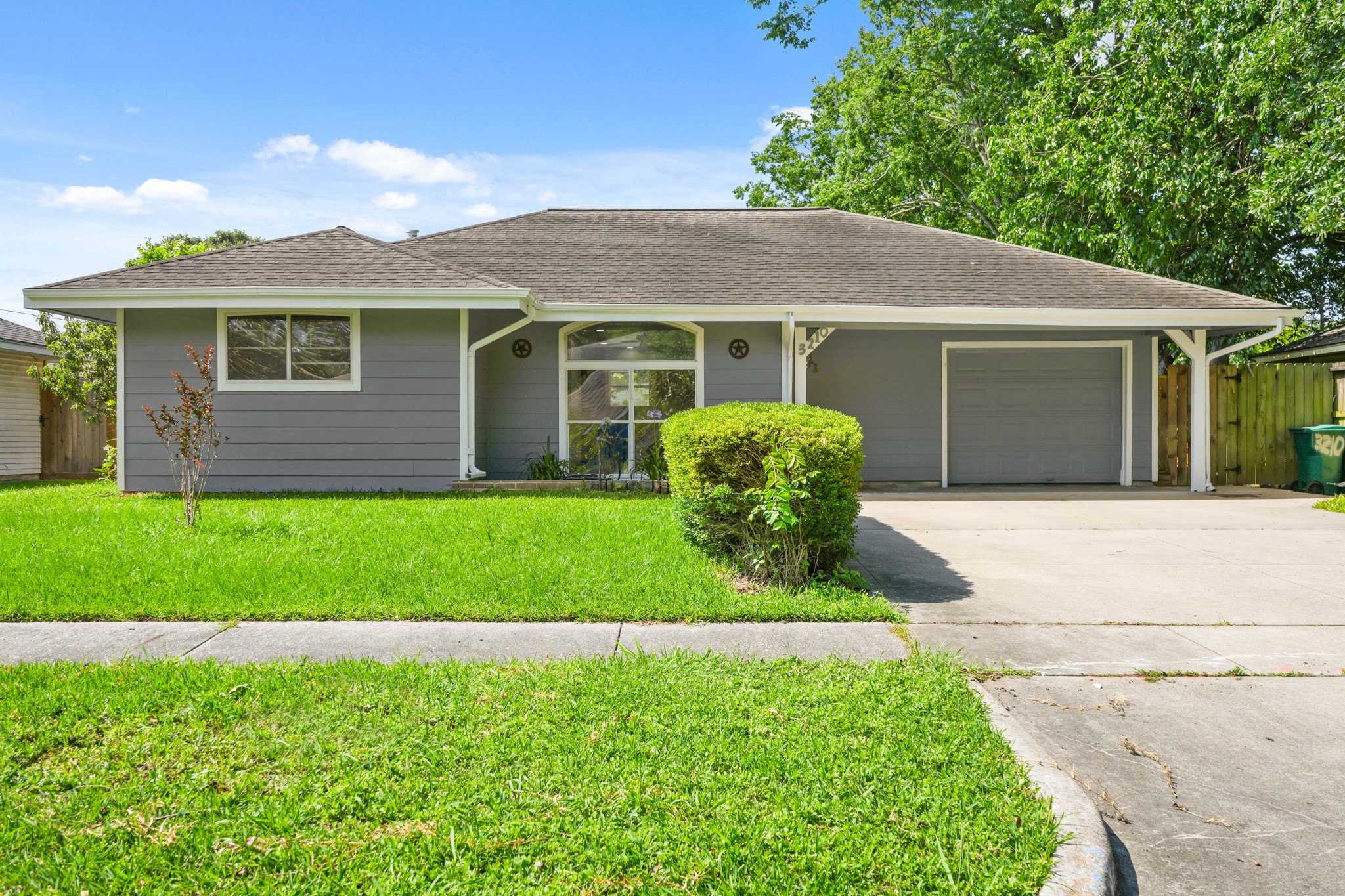 3210 Thornwood Drive Property Photo