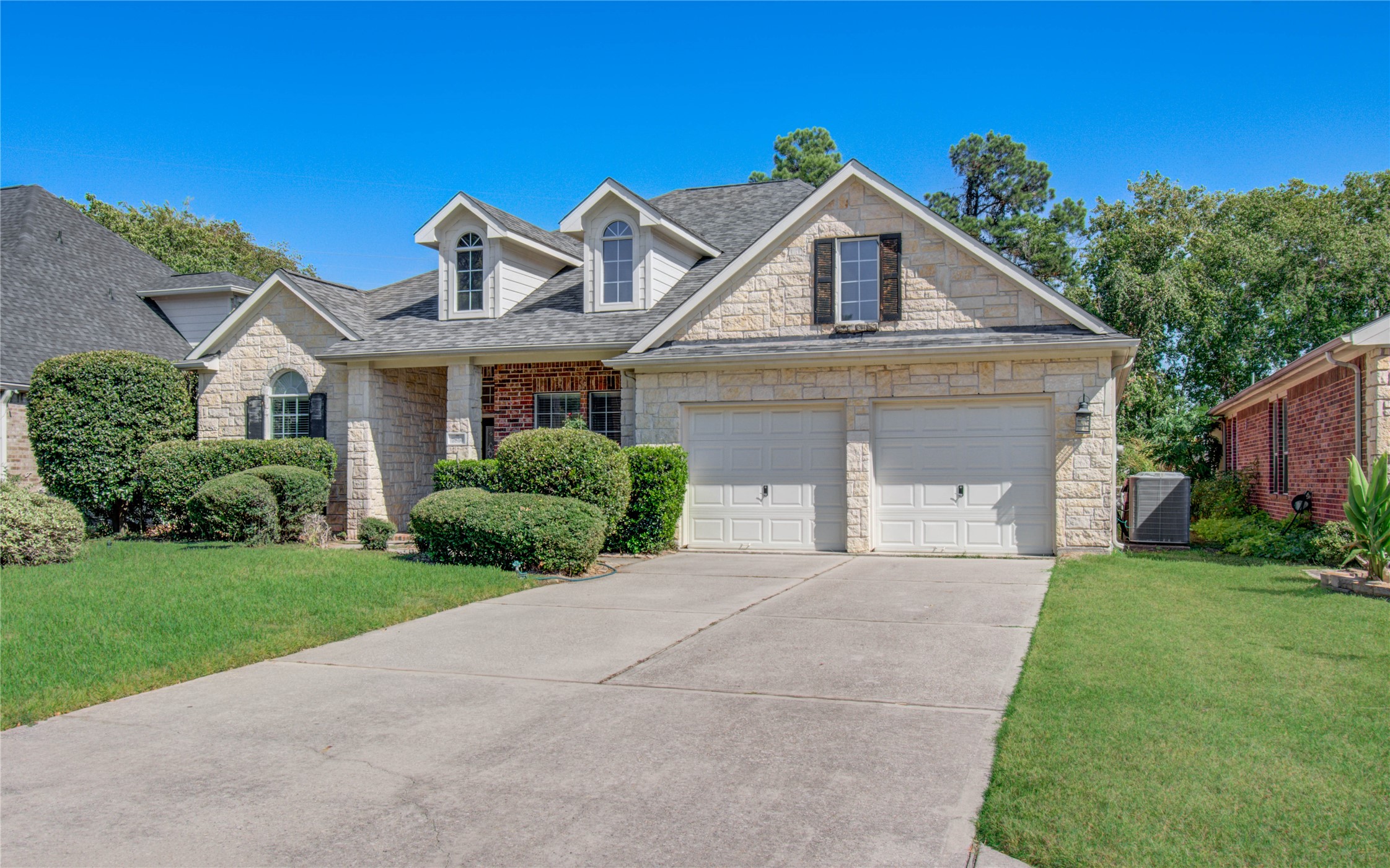 7814 Heron Lakes Drive Property Photo 2