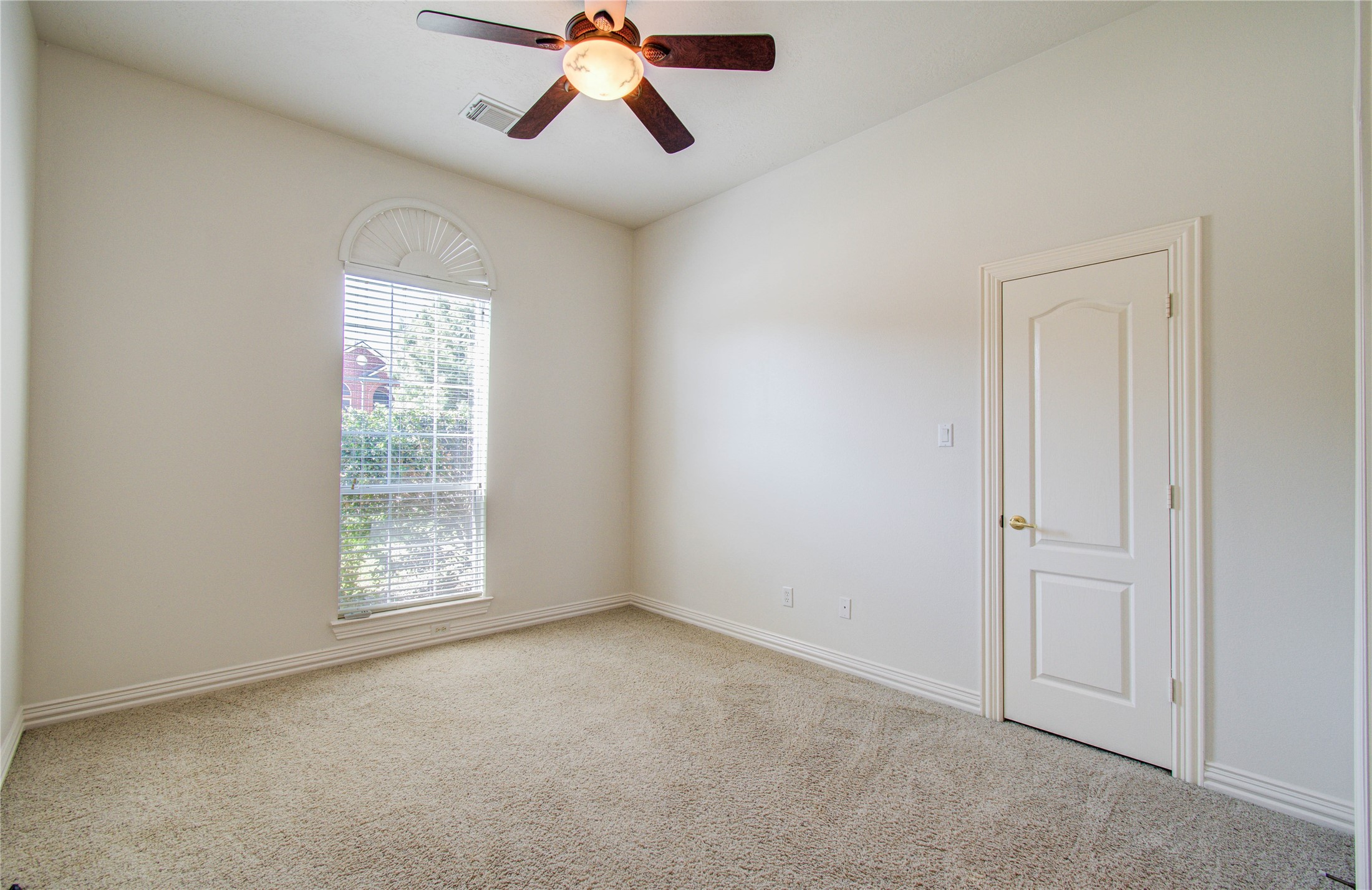 7814 Heron Lakes Drive Property Photo 9