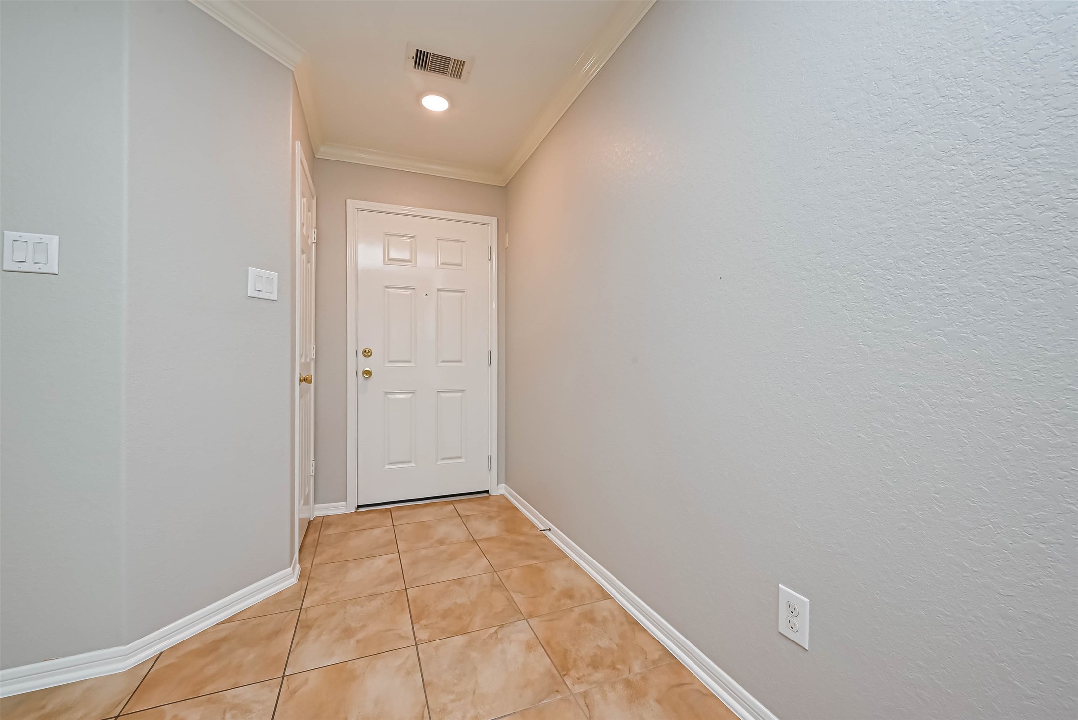 7110 Fox Scene Drive Property Photo 3