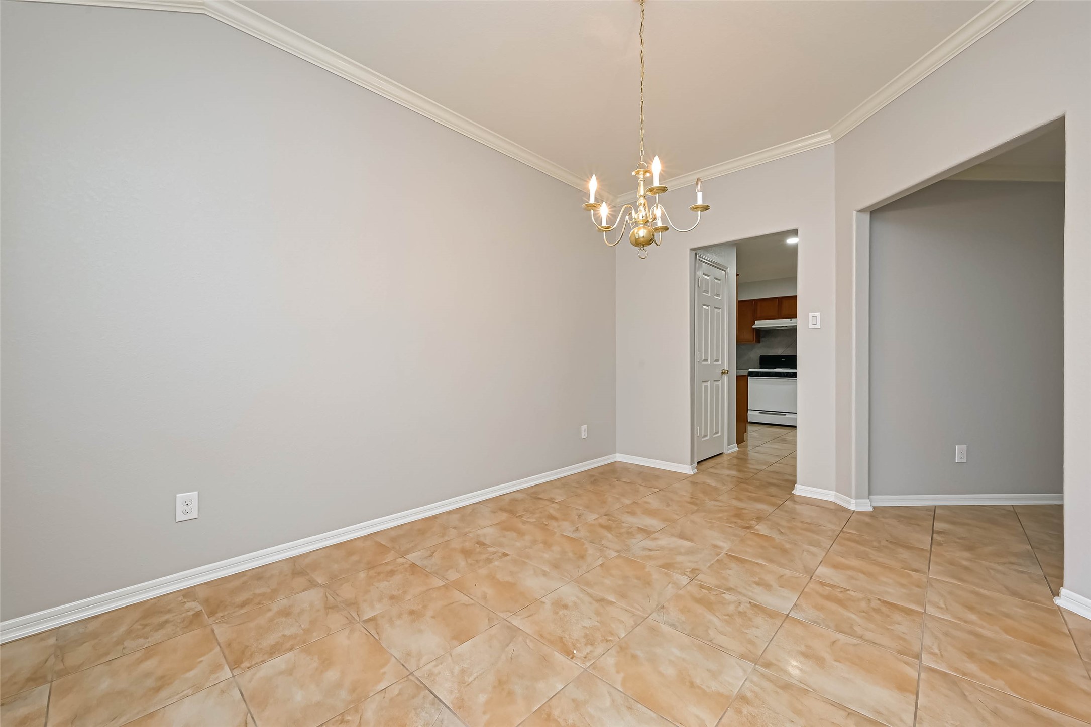 7110 Fox Scene Drive Property Photo 4