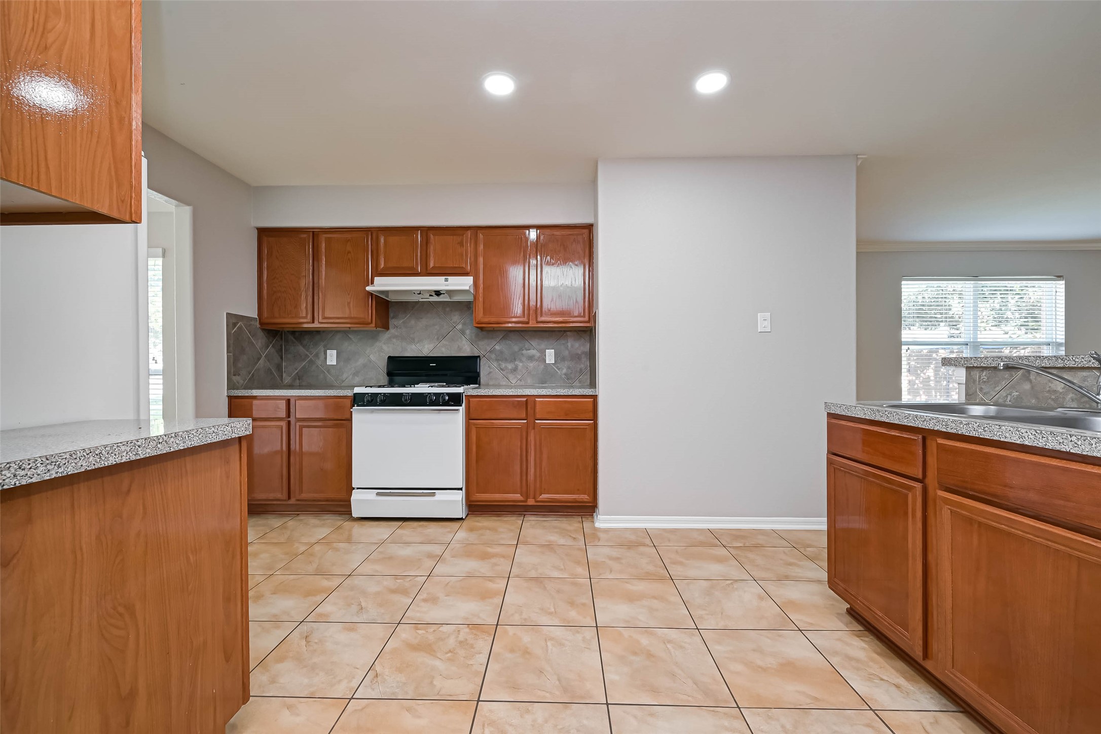 7110 Fox Scene Drive Property Photo 7