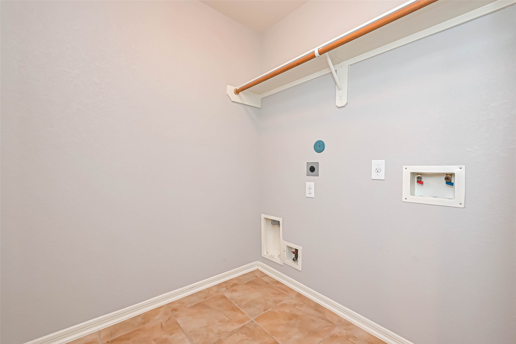 7110 Fox Scene Drive Property Photo 13