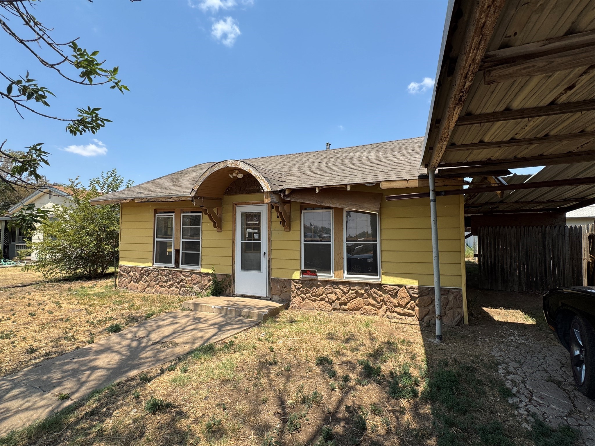 115 E Hallie Street Property Photo 1