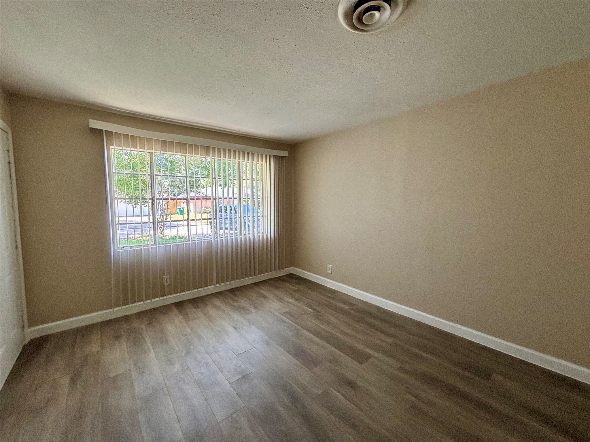 4110 Knotty Oaks Trail Property Photo 2