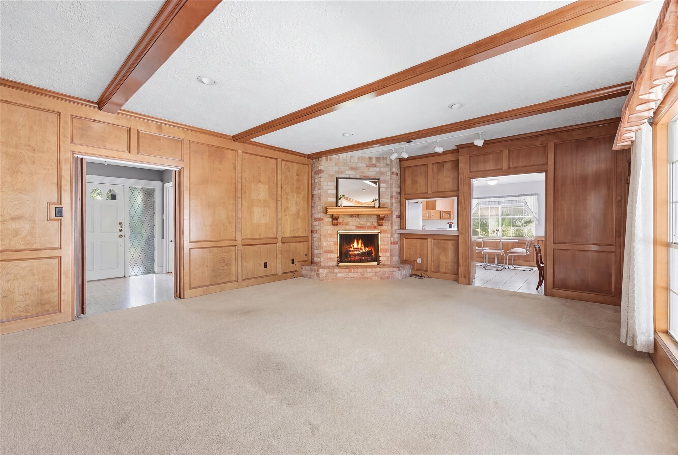 2119 Thousand Pines Drive Property Photo 3