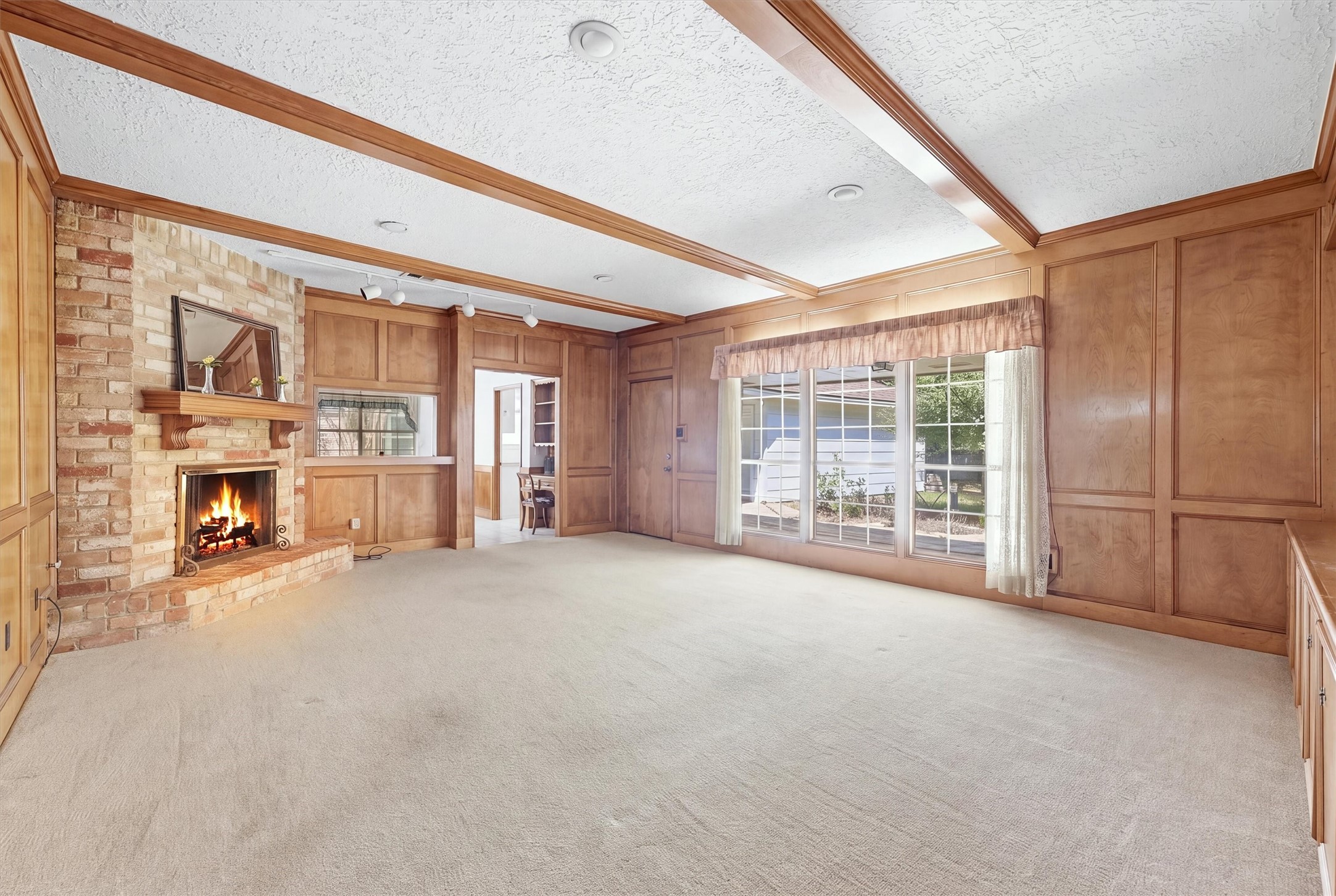 2119 Thousand Pines Drive Property Photo 4