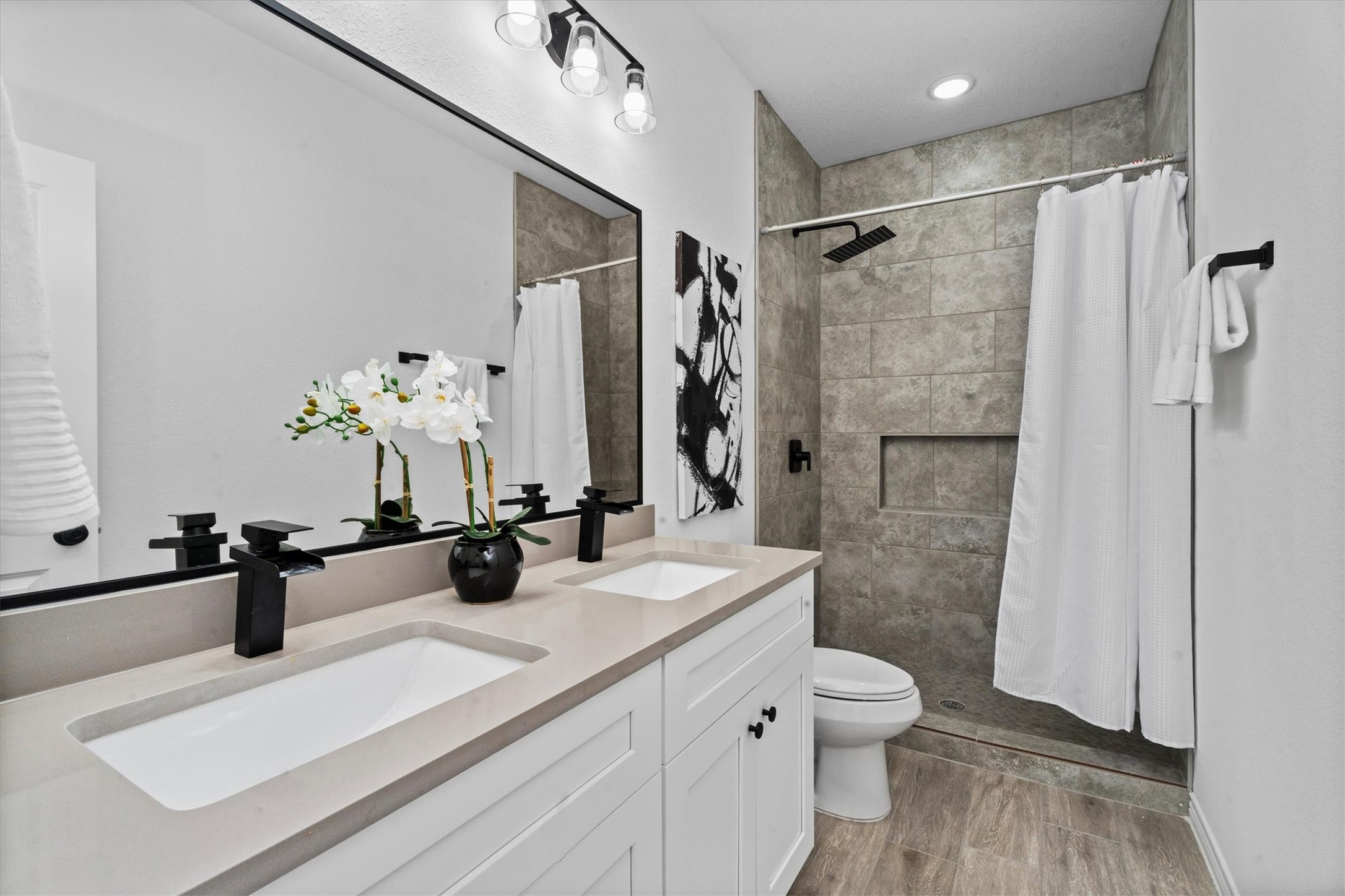 25625 John Wayne Road Property Photo 6