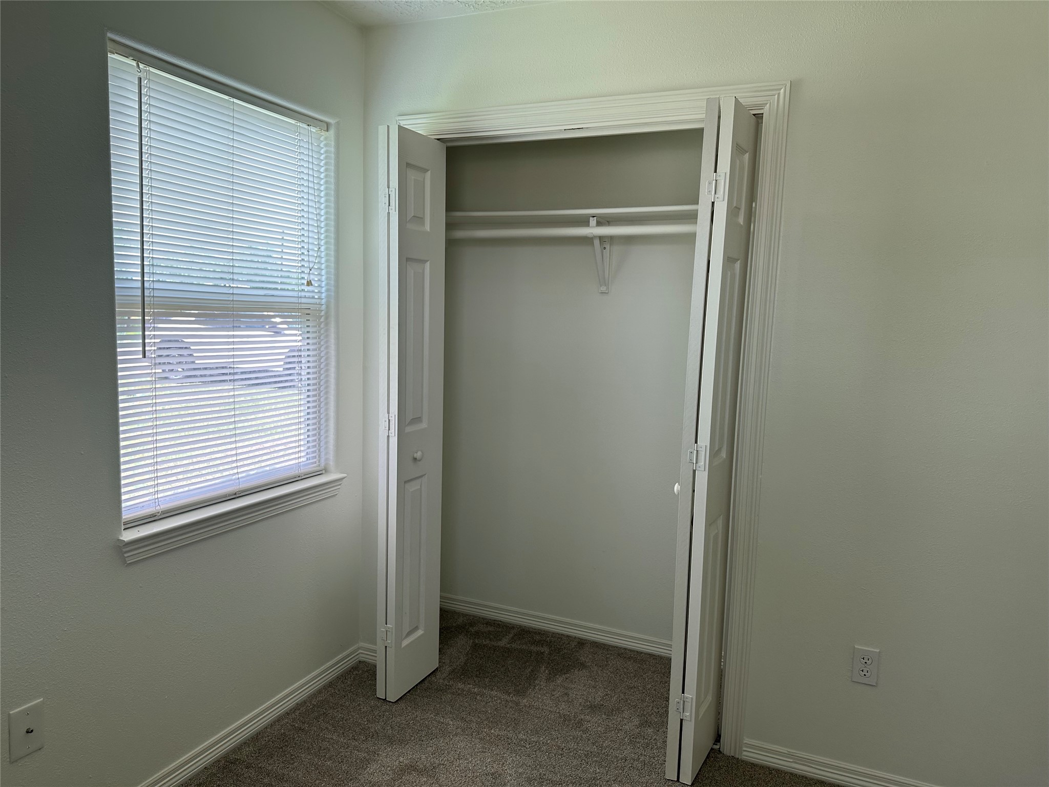 107 W Colorado Sky Street Property Photo 7