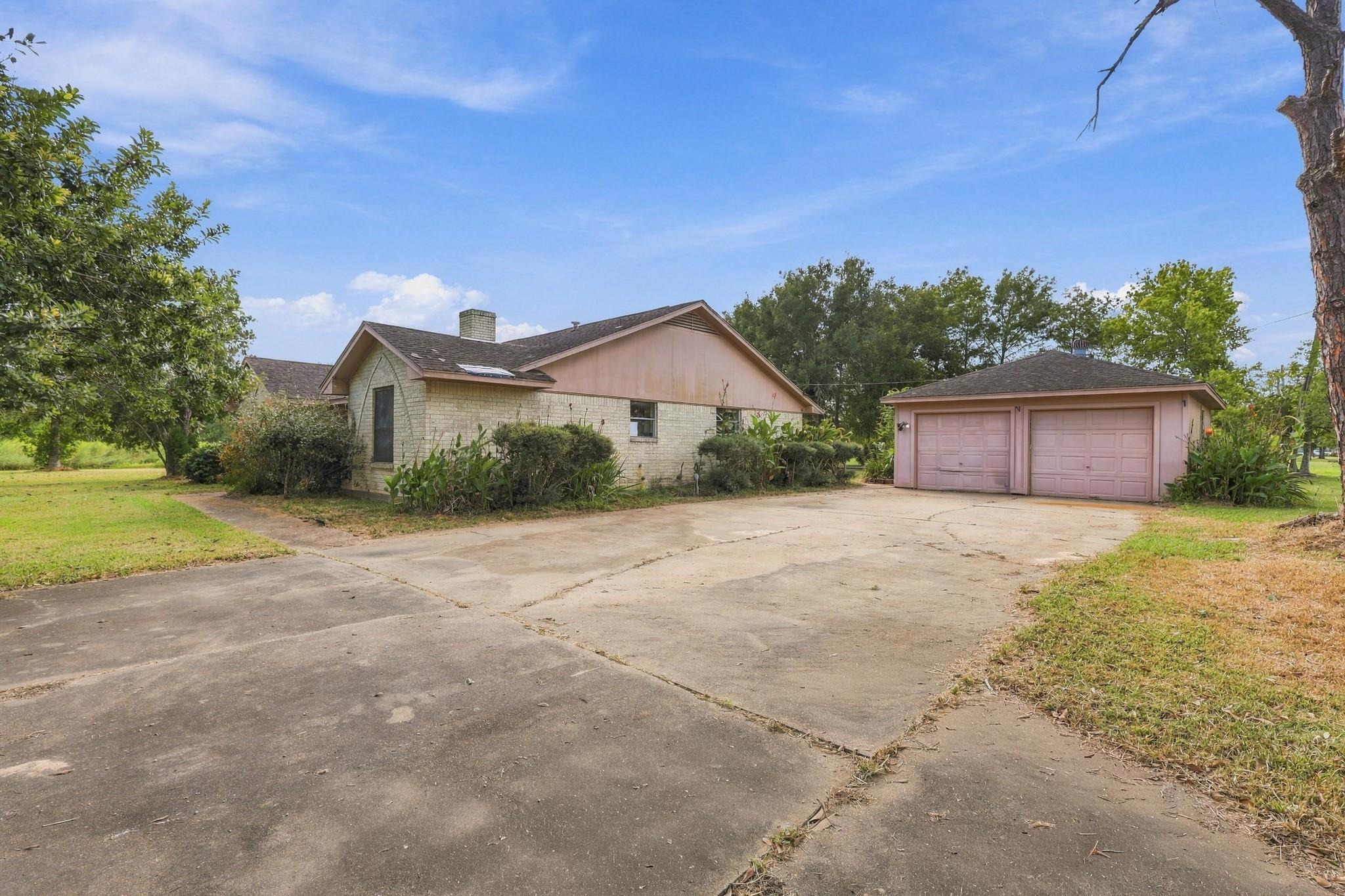 815 County Road 32, Angleton Tx 77515 Property Photo 25