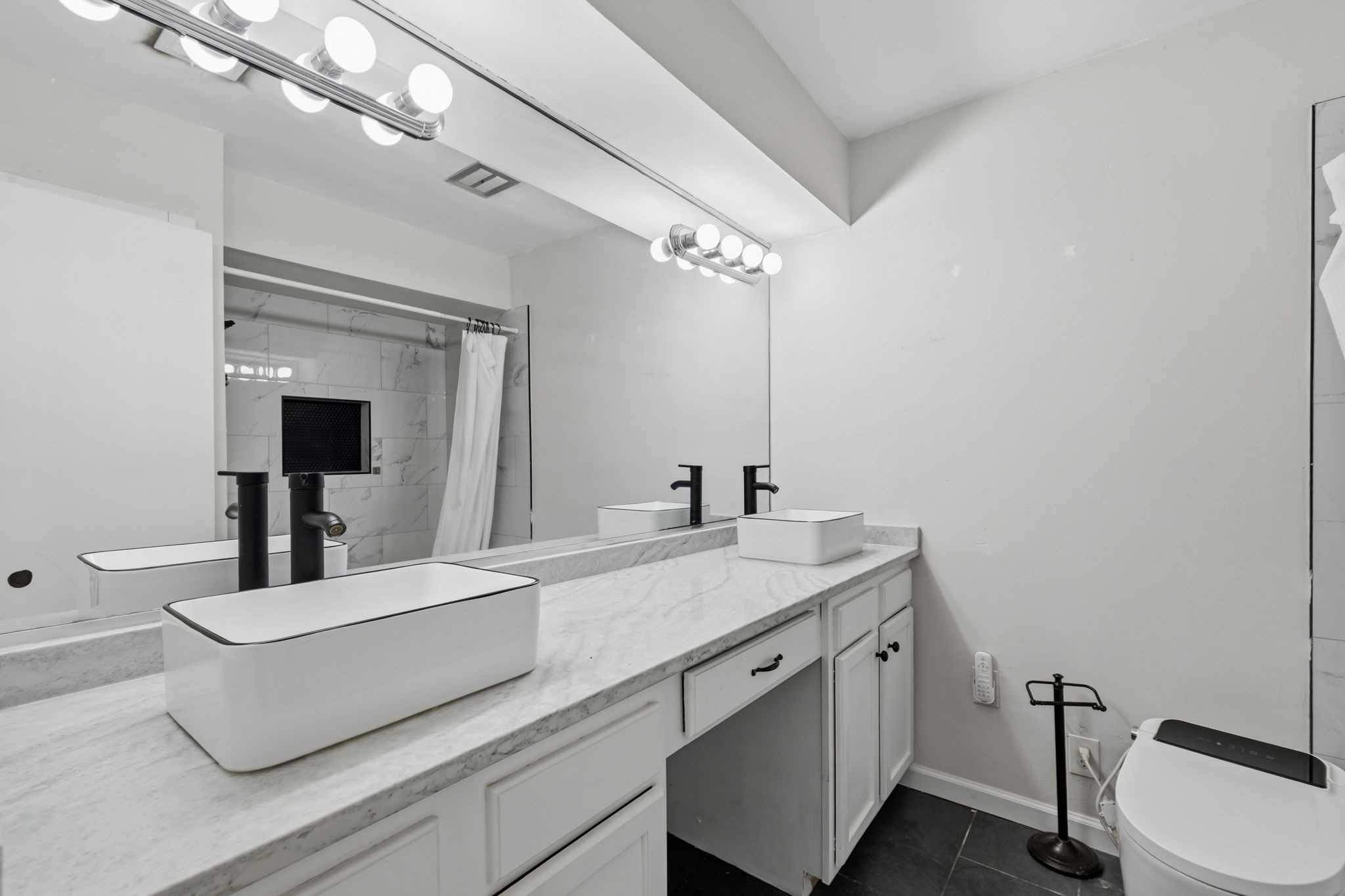 5534 Beverlyhill Street 8 Property Photo 25