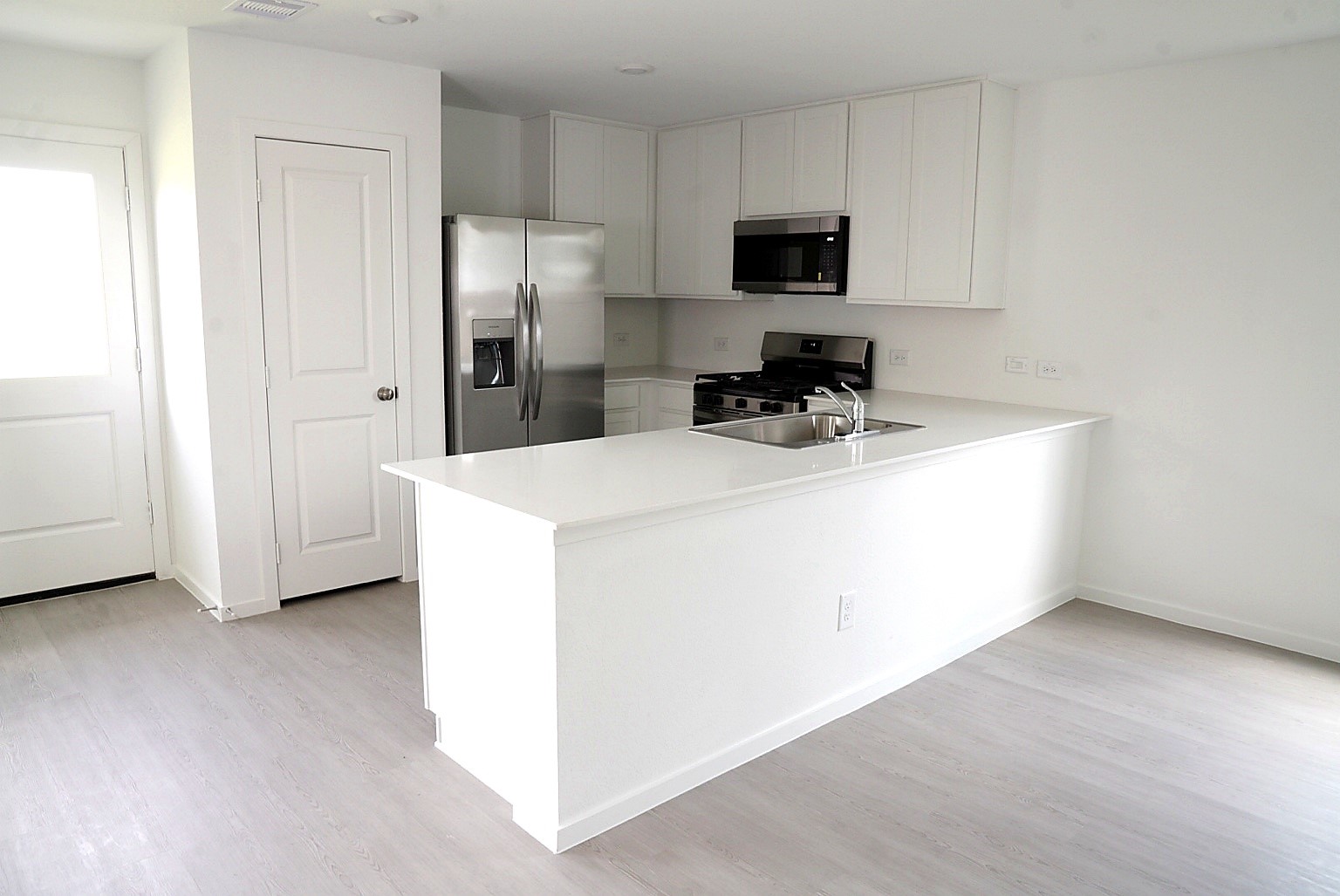 7515 Barcelona Spgs Property Photo 5
